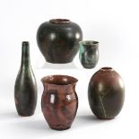 5 Design-Vasen mit geritztem Krakelee.