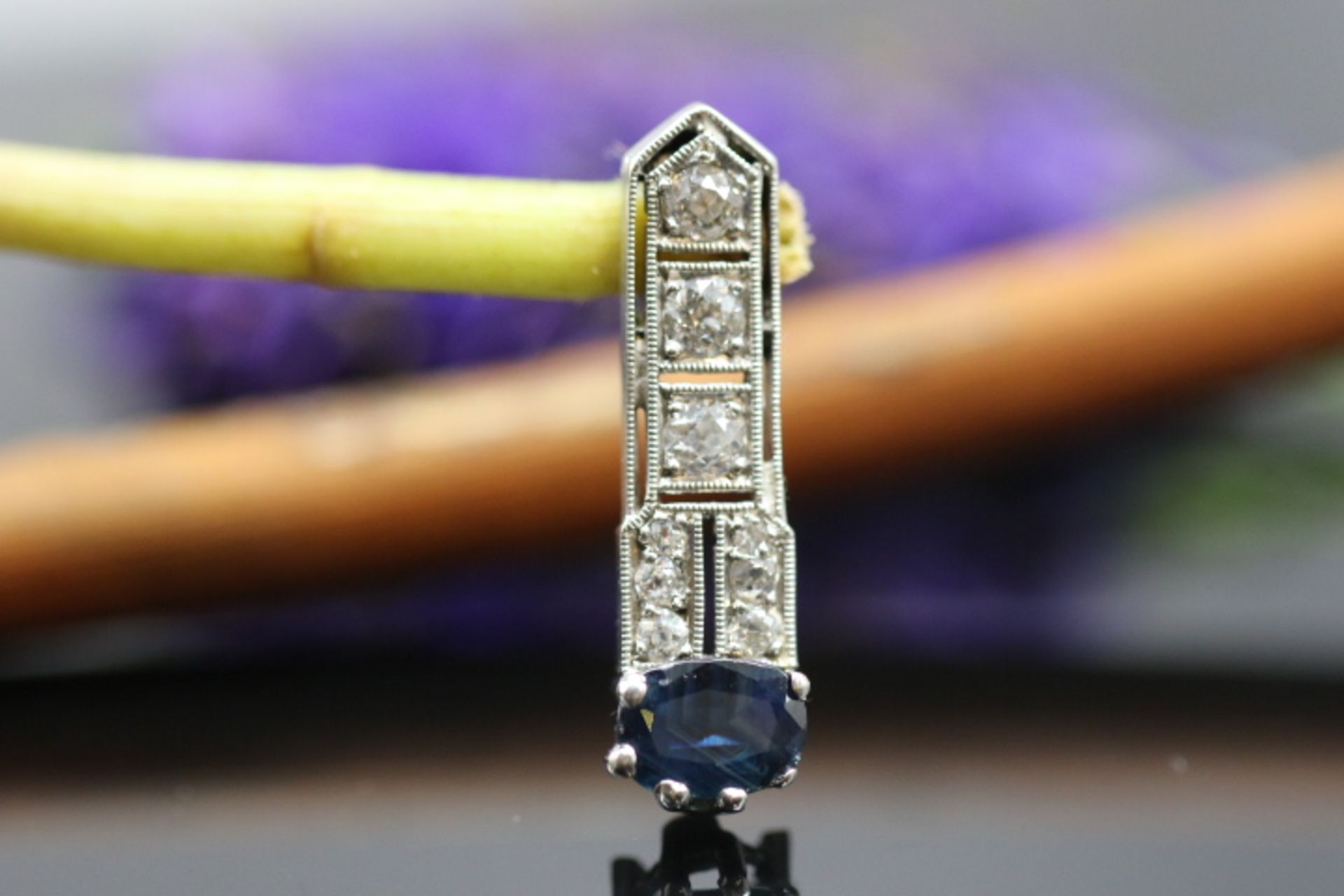 Art-Deco Anhänger mit Diamanten und Safir