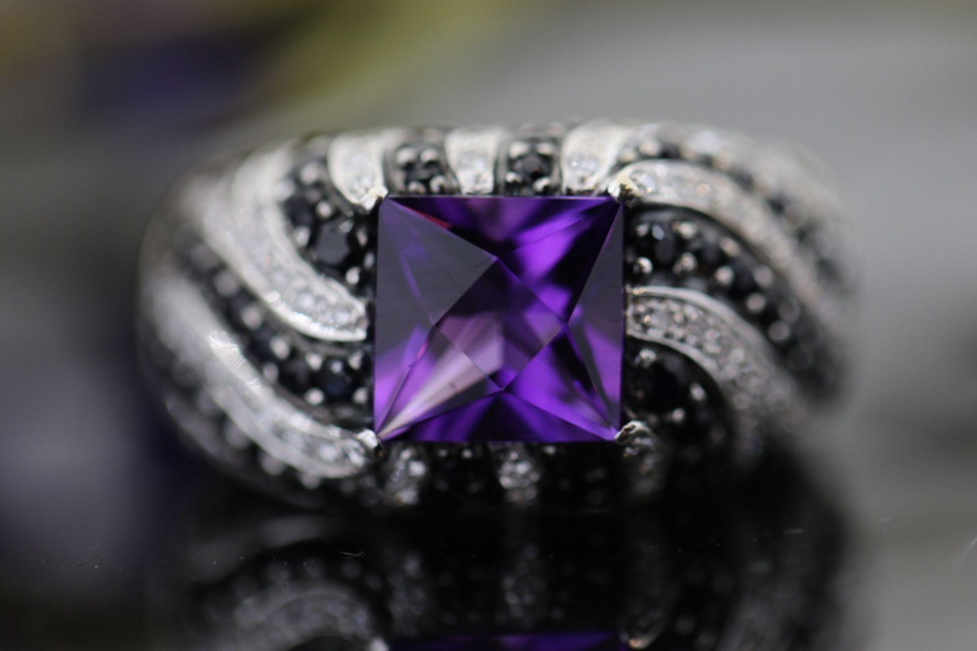 Ein Hingucker! Brillantring mit Amethyst - Image 2 of 6