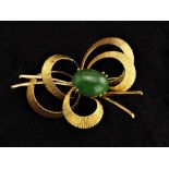 18 kt. Gelbgold Brosche m. Jade