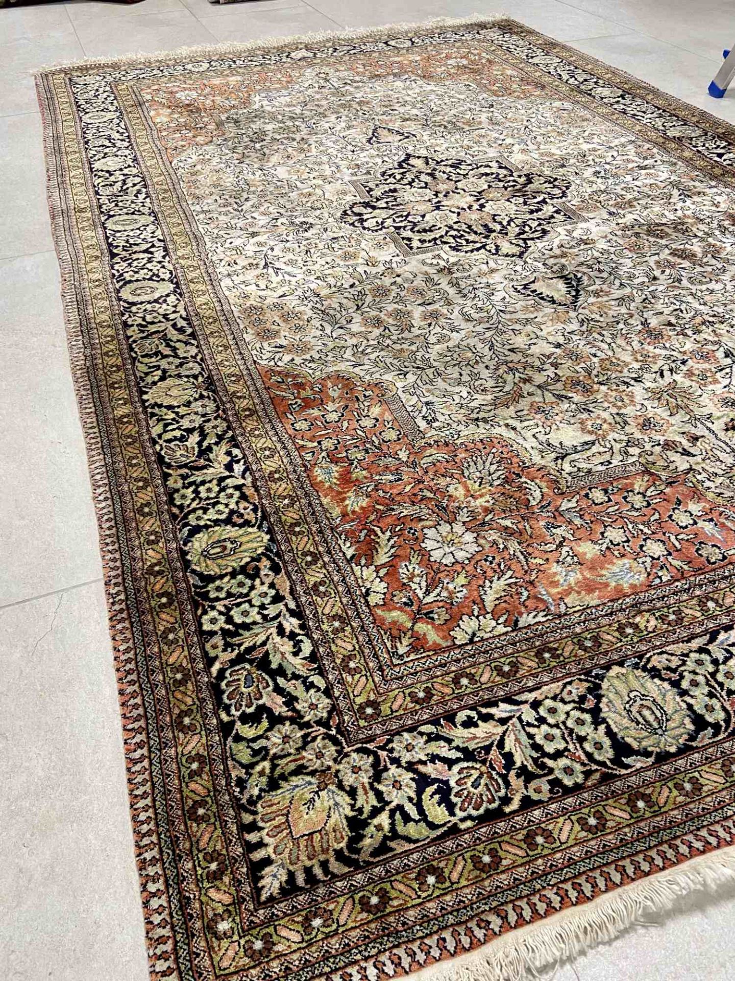 Handknotted oriental silk carpet, Kashmir - 250 x 155cm - Image 3 of 4