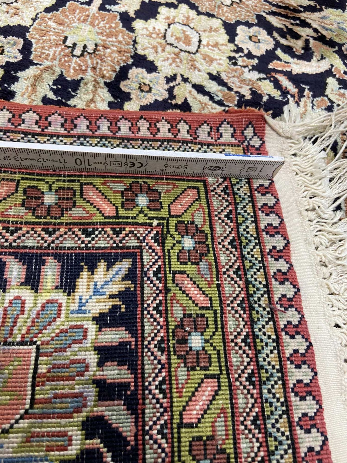 Handknotted oriental silk carpet, Kashmir - 250 x 155cm - Image 4 of 4