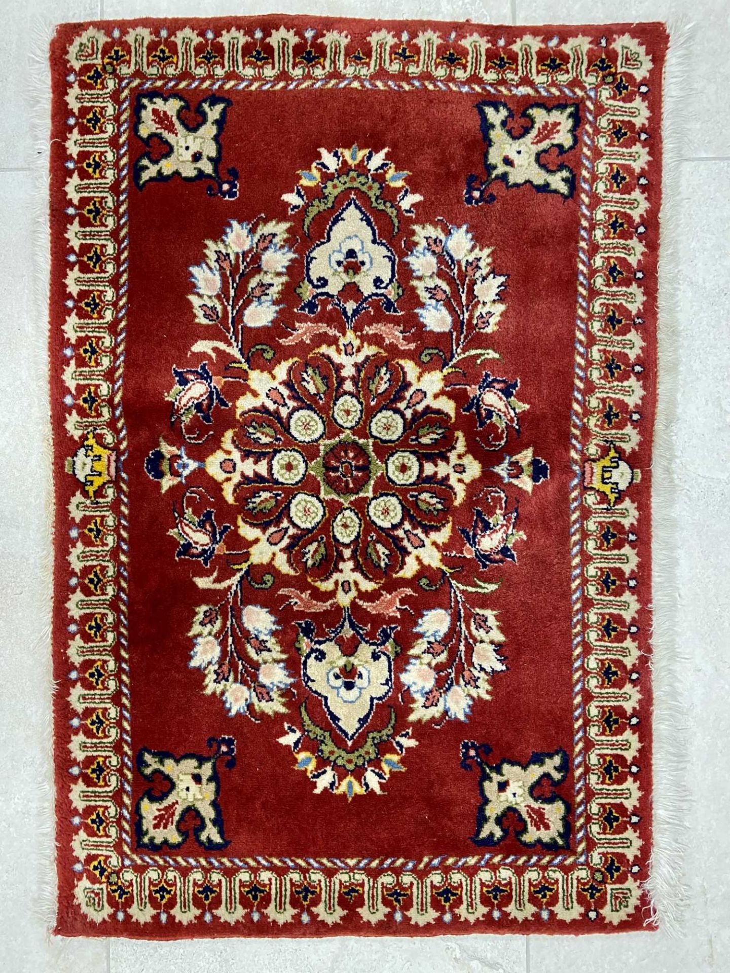 Small oriental rug 62 x 93cm
