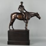 Imposante und außergewöhnlich seltene Bronze von Albert Hinrich Hussmann (fecit) eines männlichen A