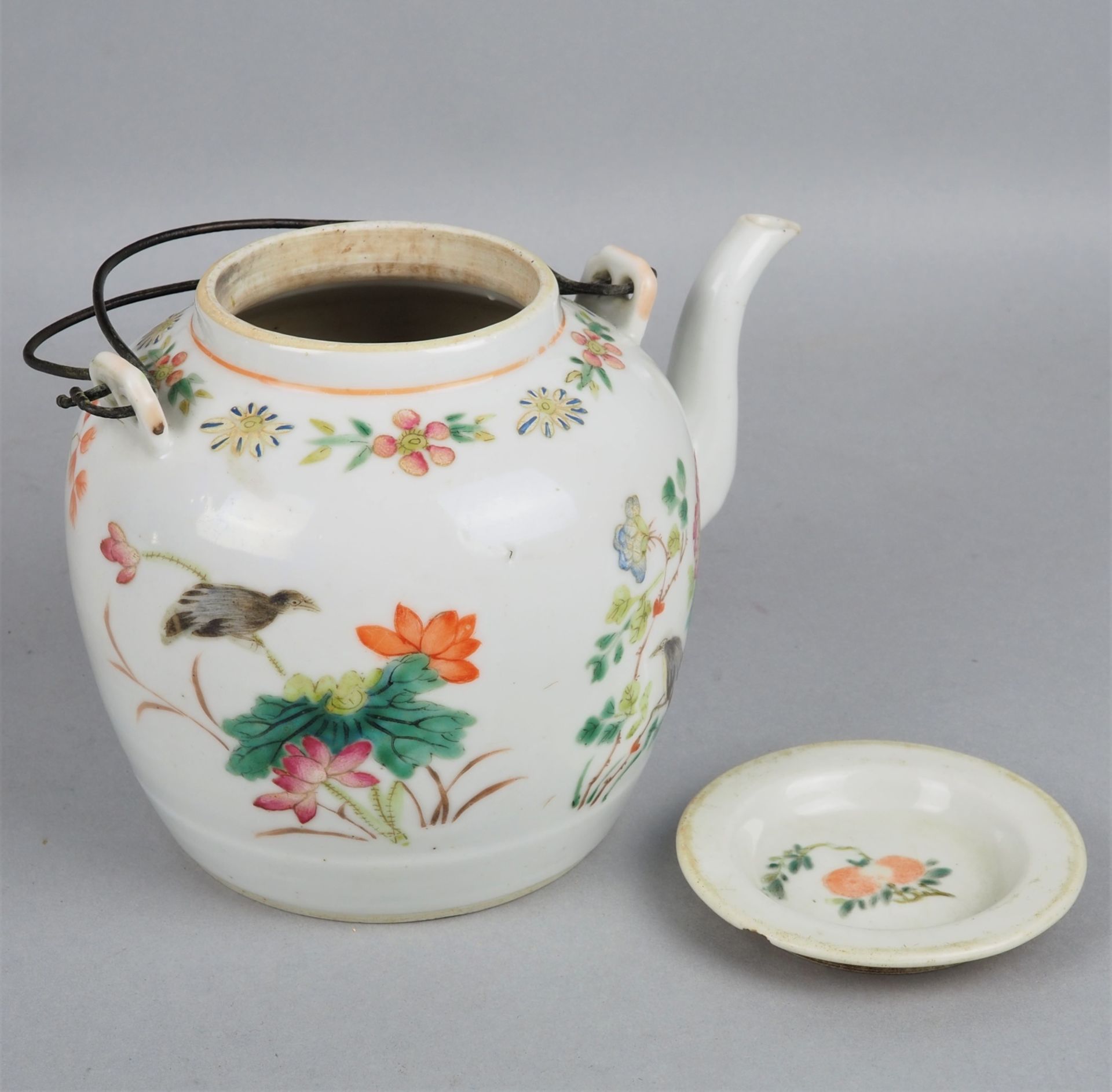 Antike chinesische Teekanne aus Porzellan, 1862-1874 - Bild 2 aus 4