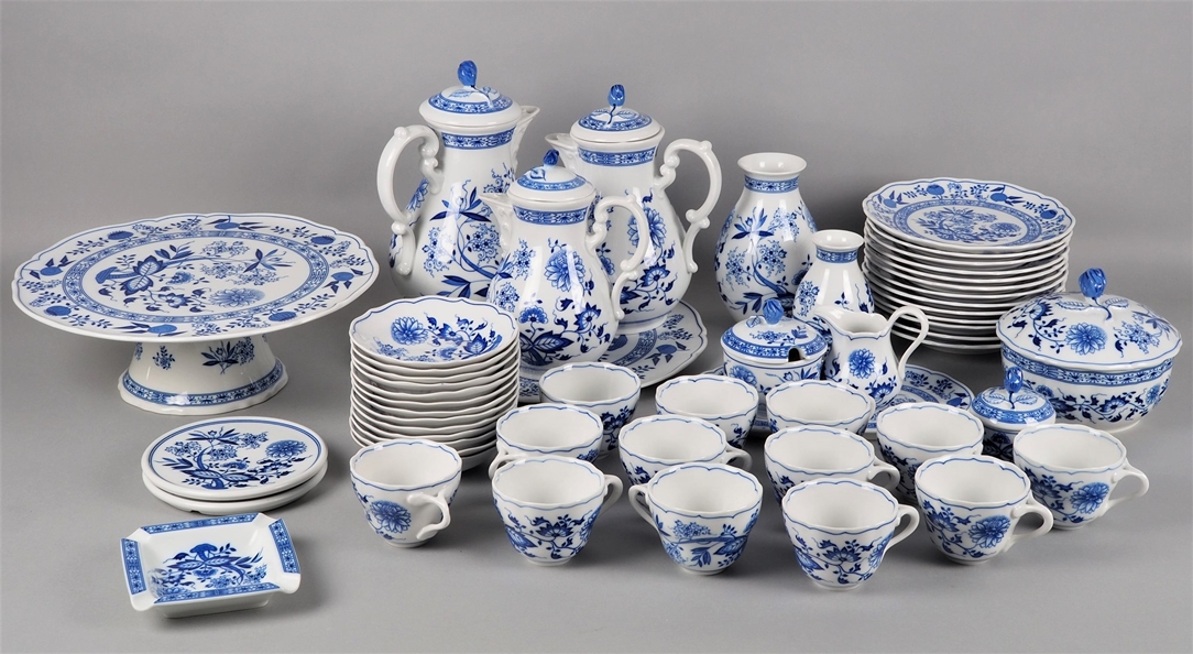 Hutschenreuther, Extensive coffee service, 52 pieces, 2nd half of 20th c.