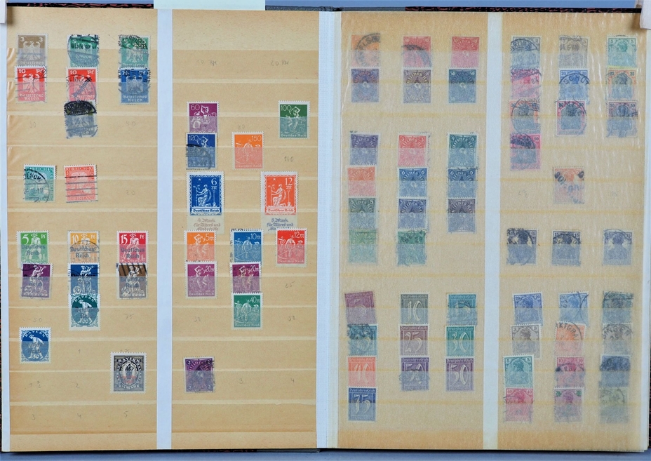 Assorted stamps from all over the world, 15 albums, 20th cent. - Image 12 of 15