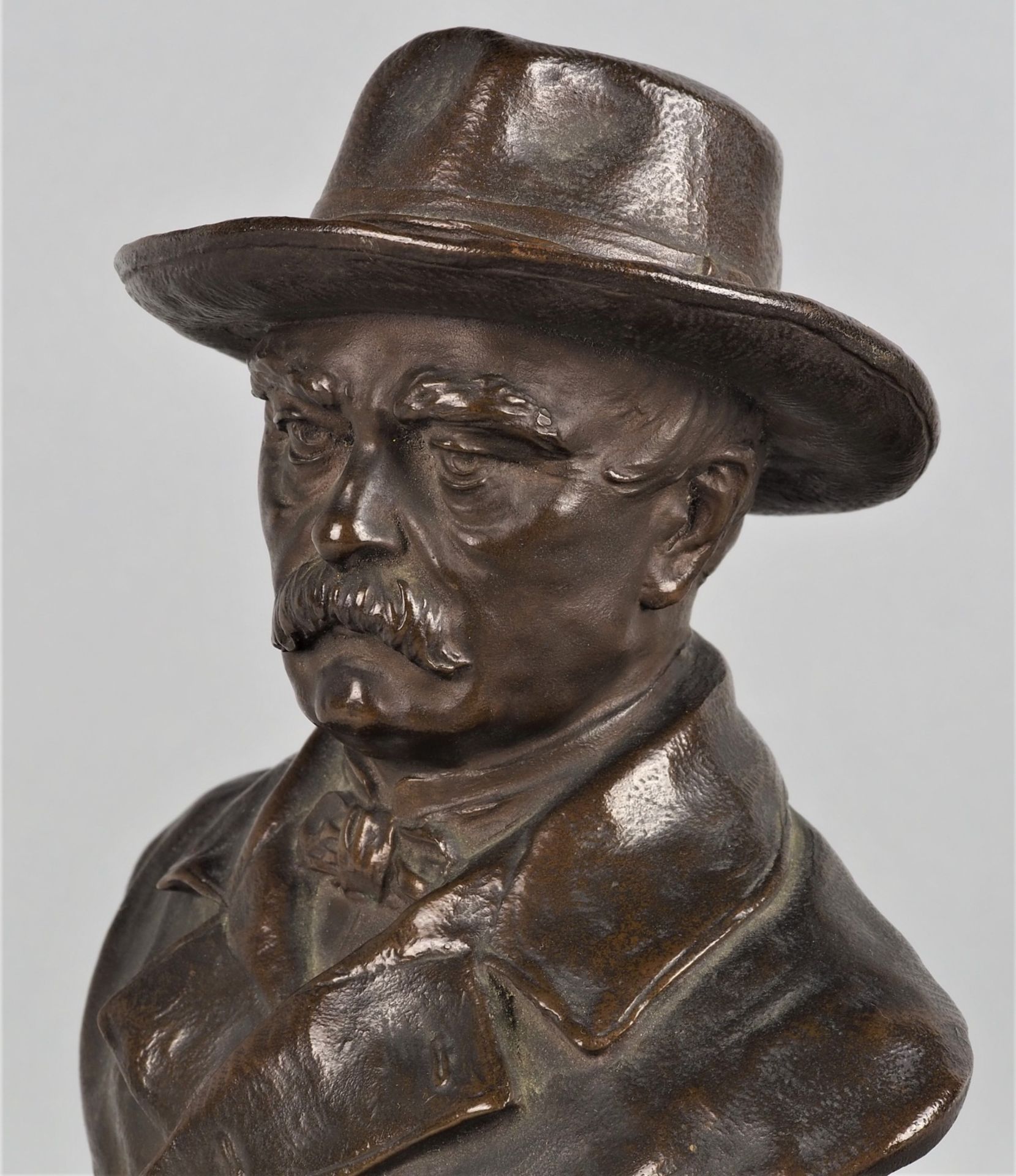 Bronzebüste "Otto von Bismarck", CARL KAUBA (1865-1922) - Bild 3 aus 4