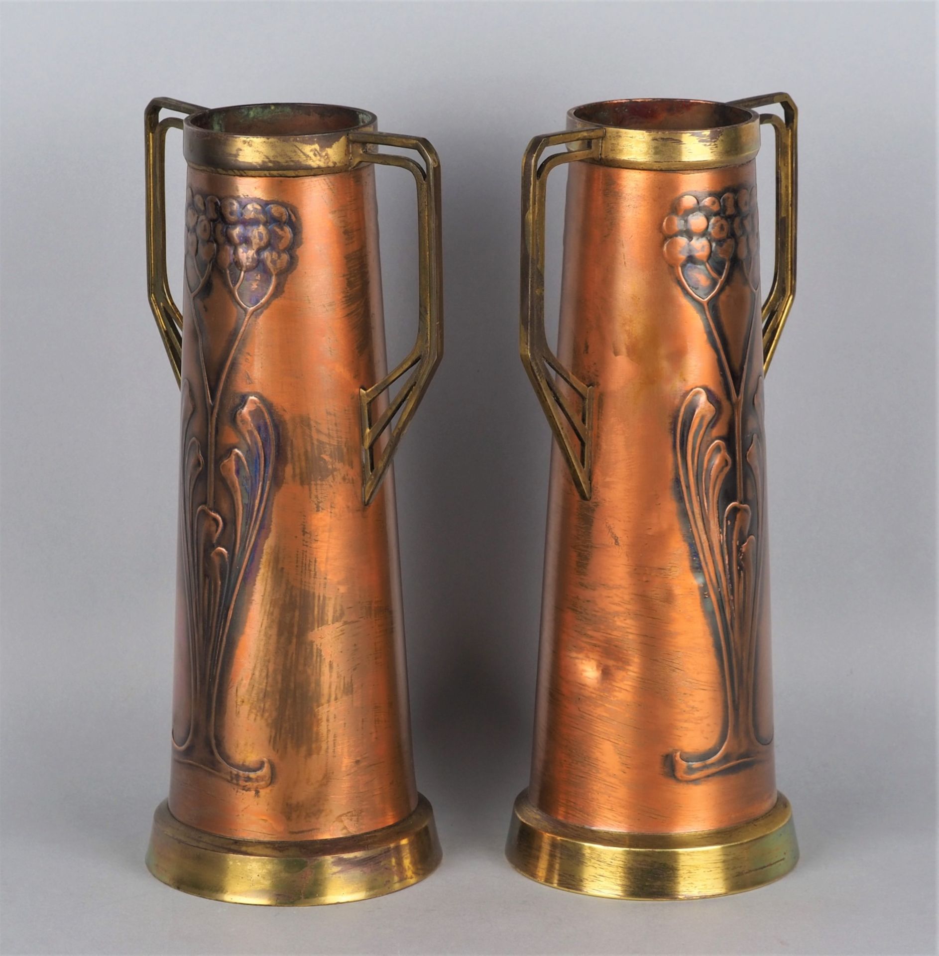 Ein Paar Art Déco Vasen um 1920 - Bild 2 aus 2
