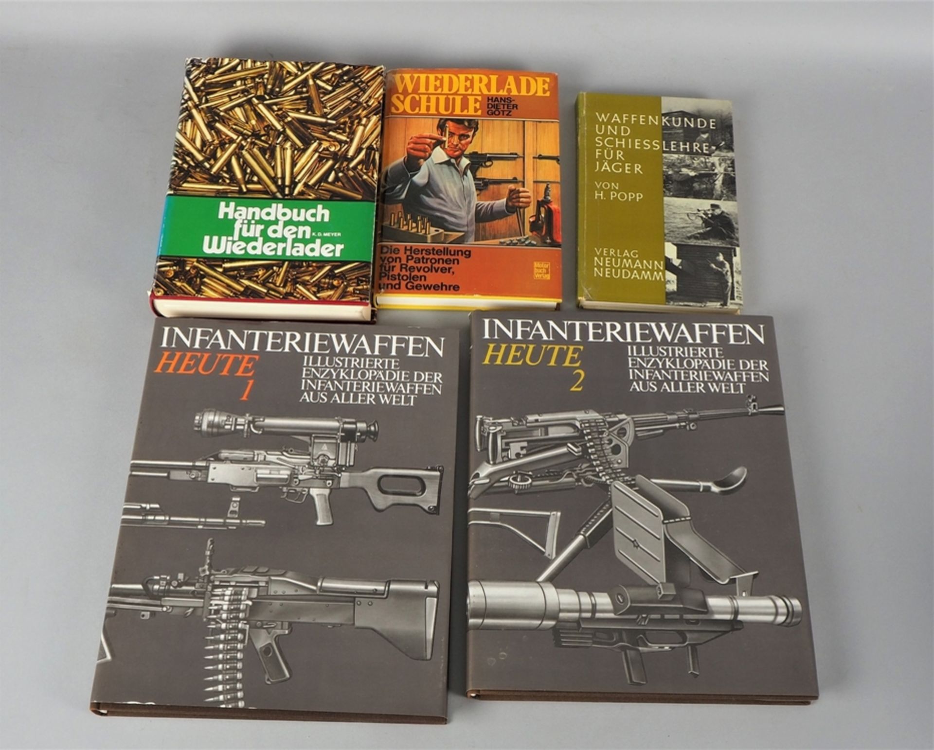 Convolute Weapons Literature and Military Books - Image 2 of 4