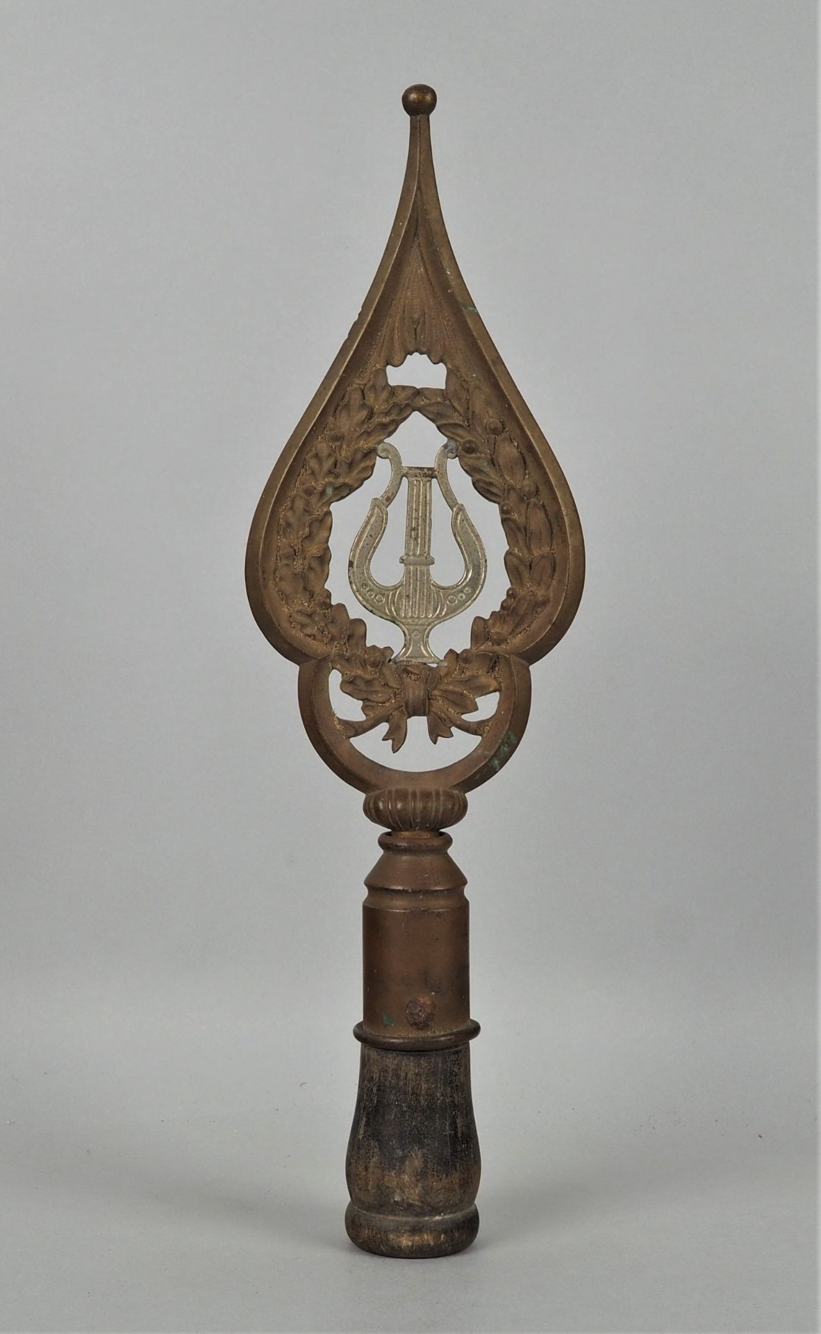 Antique flag top with lyre around 1900 - Image 2 of 3