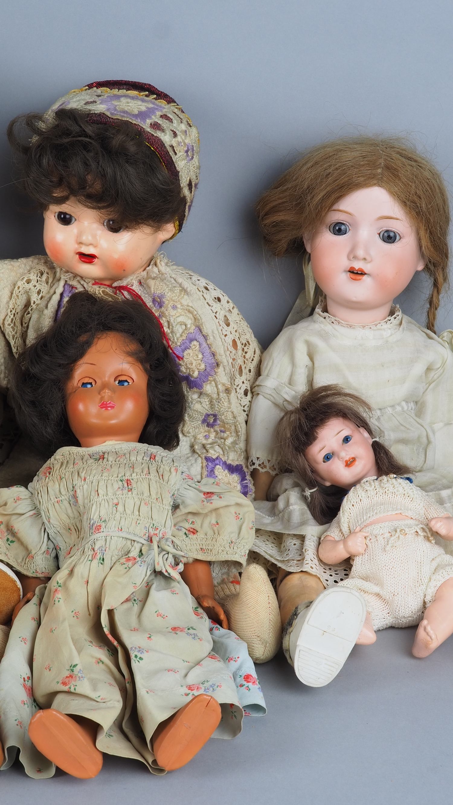 Large convolute with 11 dolls - Image 4 of 10