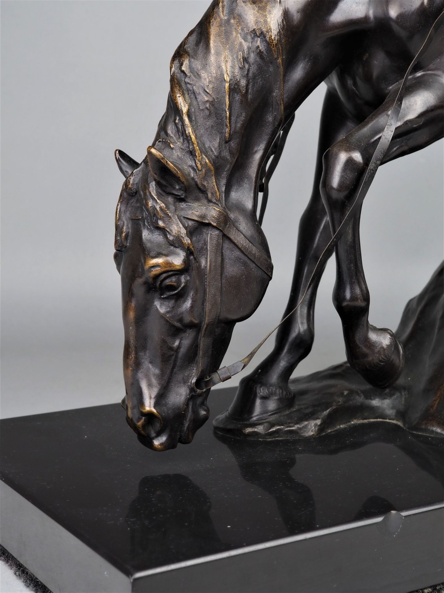 Beeindruckende Bronze eines nackten athletischen Kriegers nach dem Kampf von Hermann Hosaeus, gegos - Bild 4 aus 8