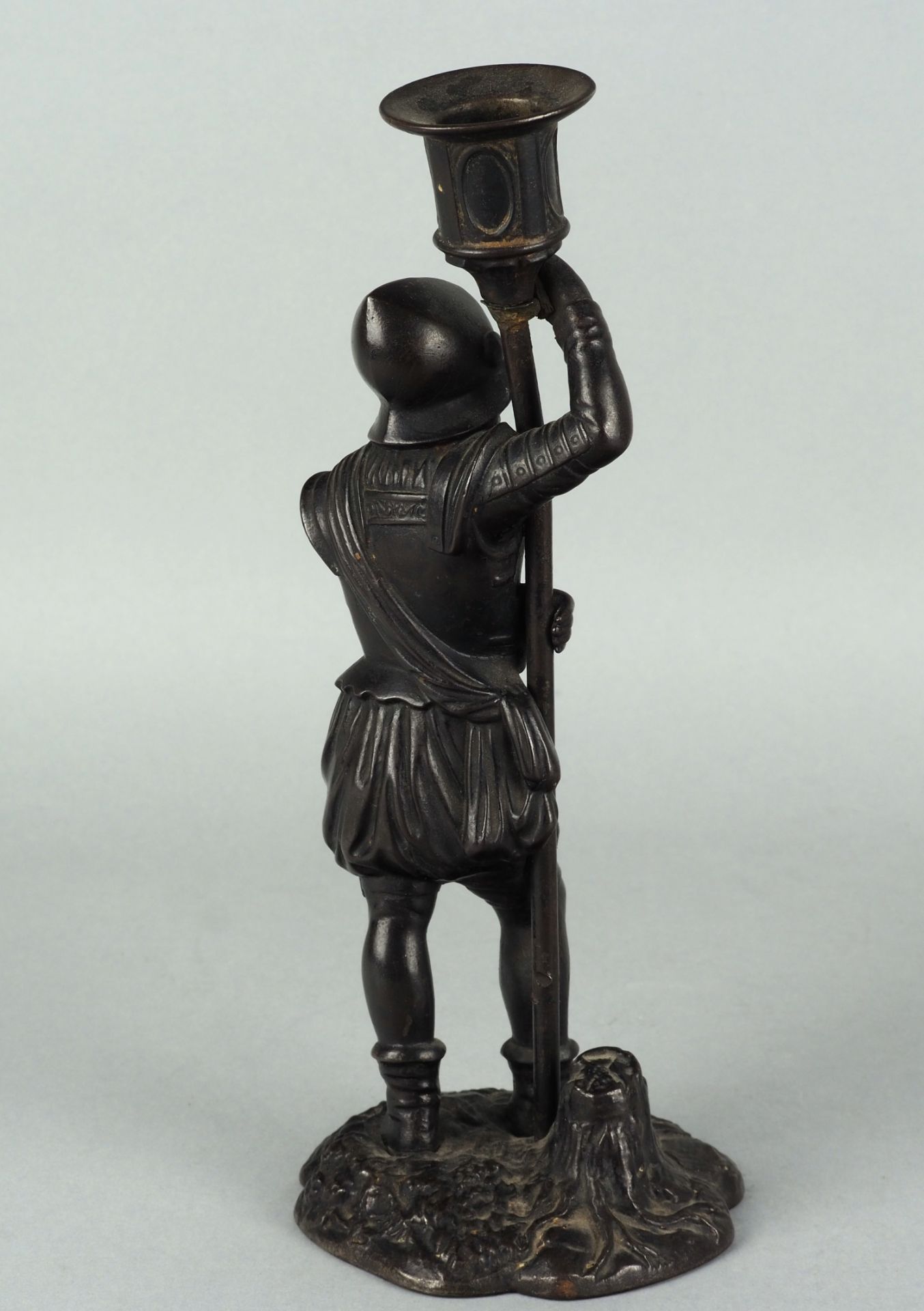 Pair of guardian sculptures as candlesticks made of cast iron, around 1850 - Image 3 of 6