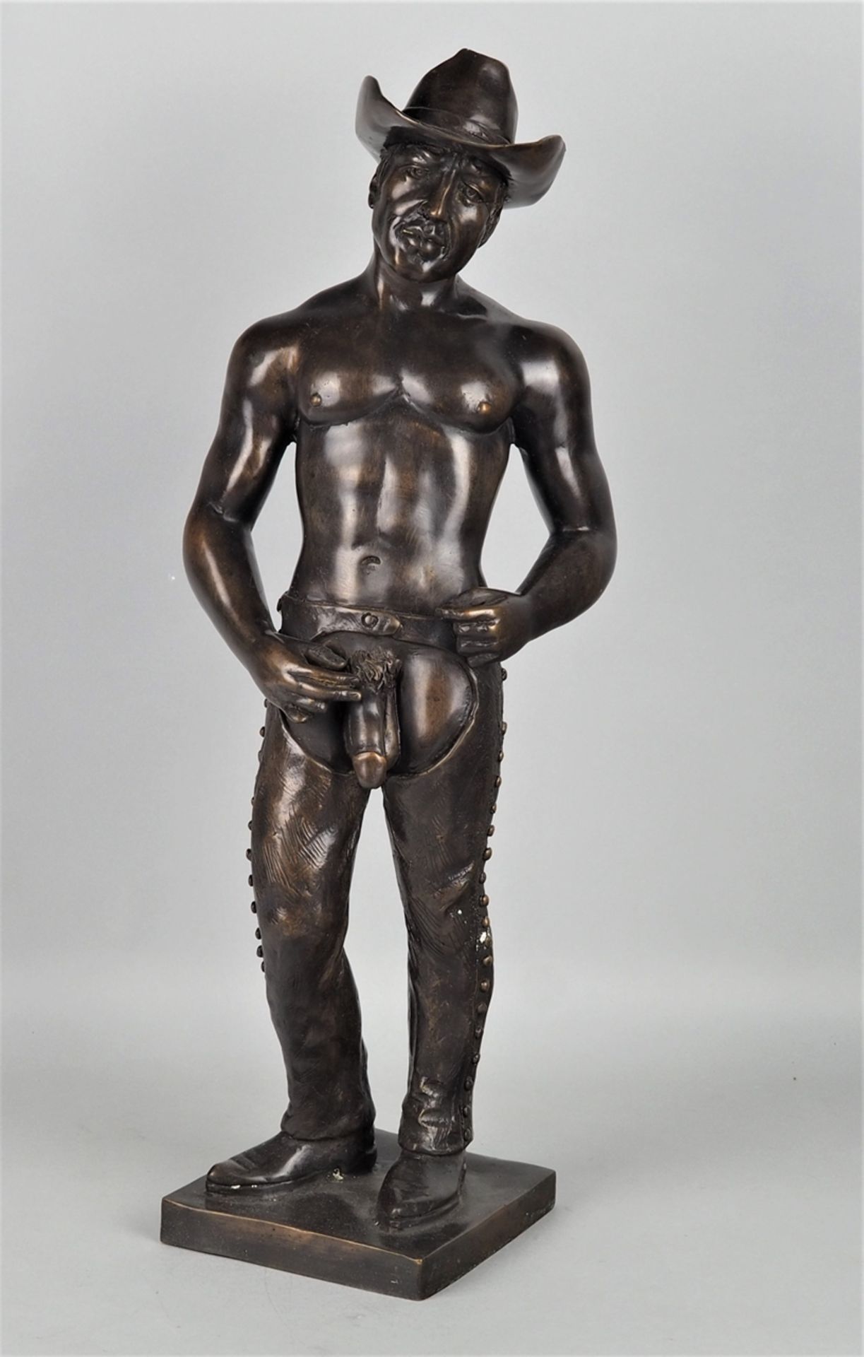 Stehender männlicher Cowboy in Bronze, H. 50cm