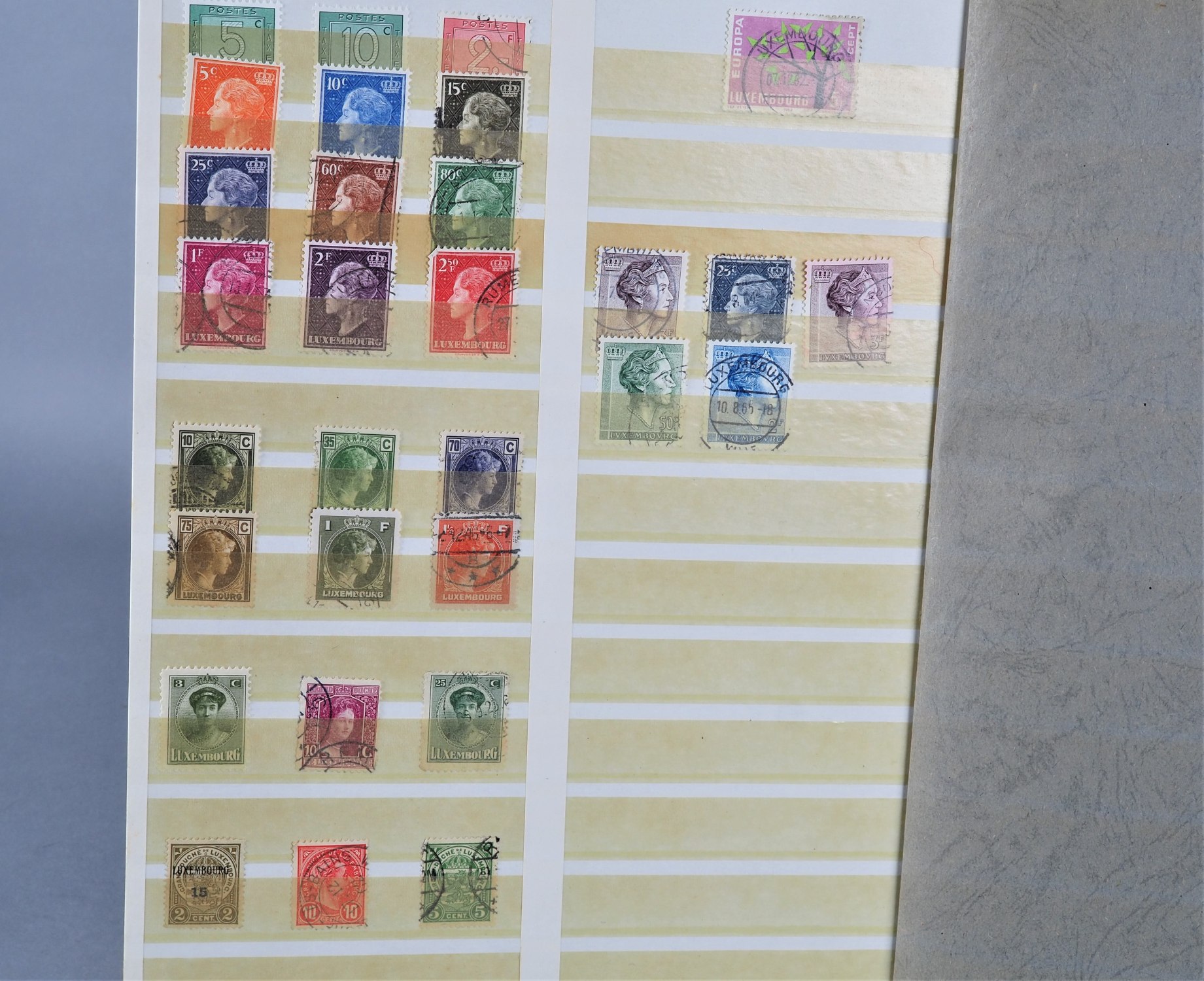 Assorted stamps from all over the world, 15 albums, 20th cent. - Image 7 of 15
