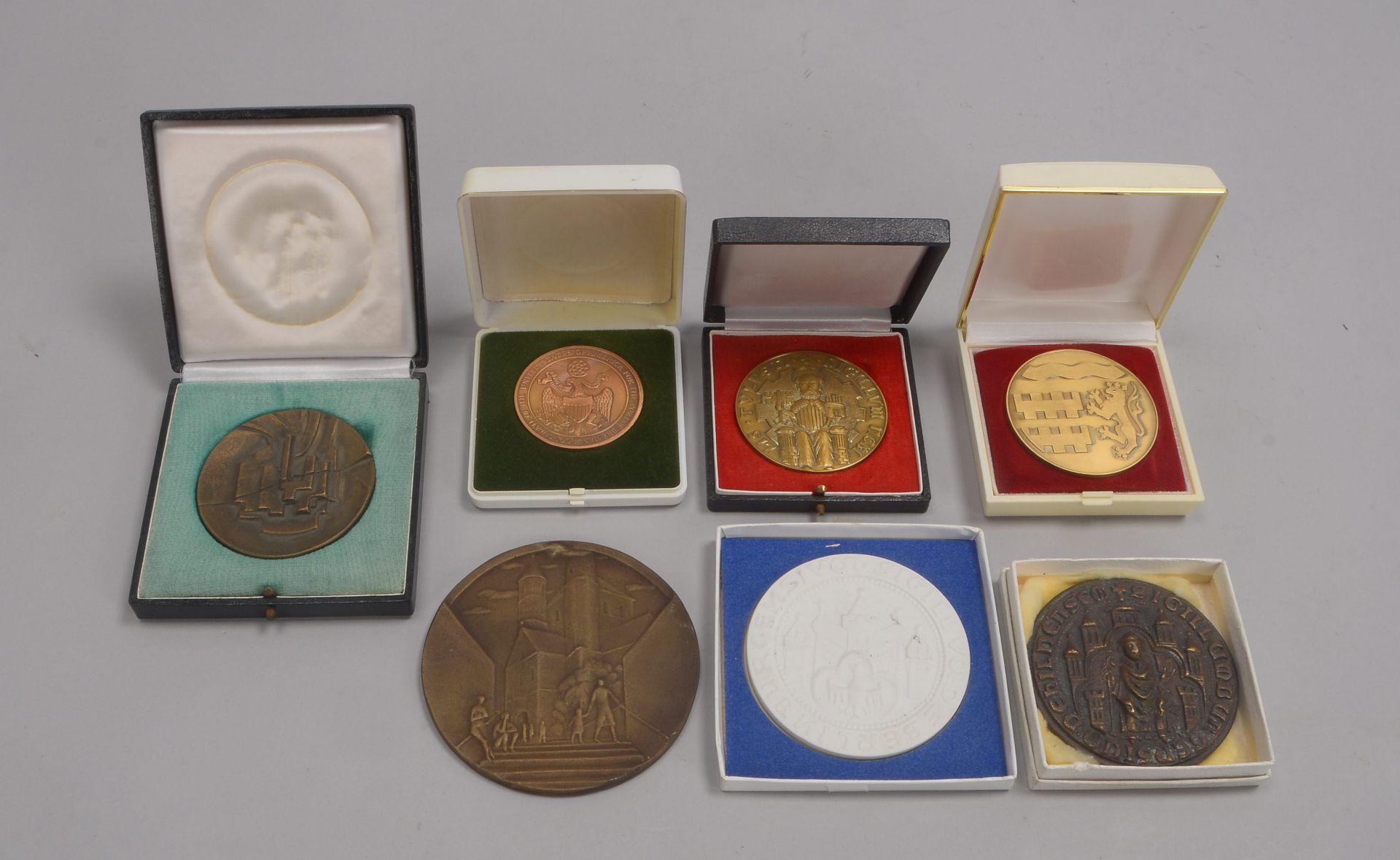 Kleines Medaillen-Sammlerkonvolut, 7 St&uuml;ck, &uuml;berwiegend Bronze - vielfach mit Etui - Image 2 of 2