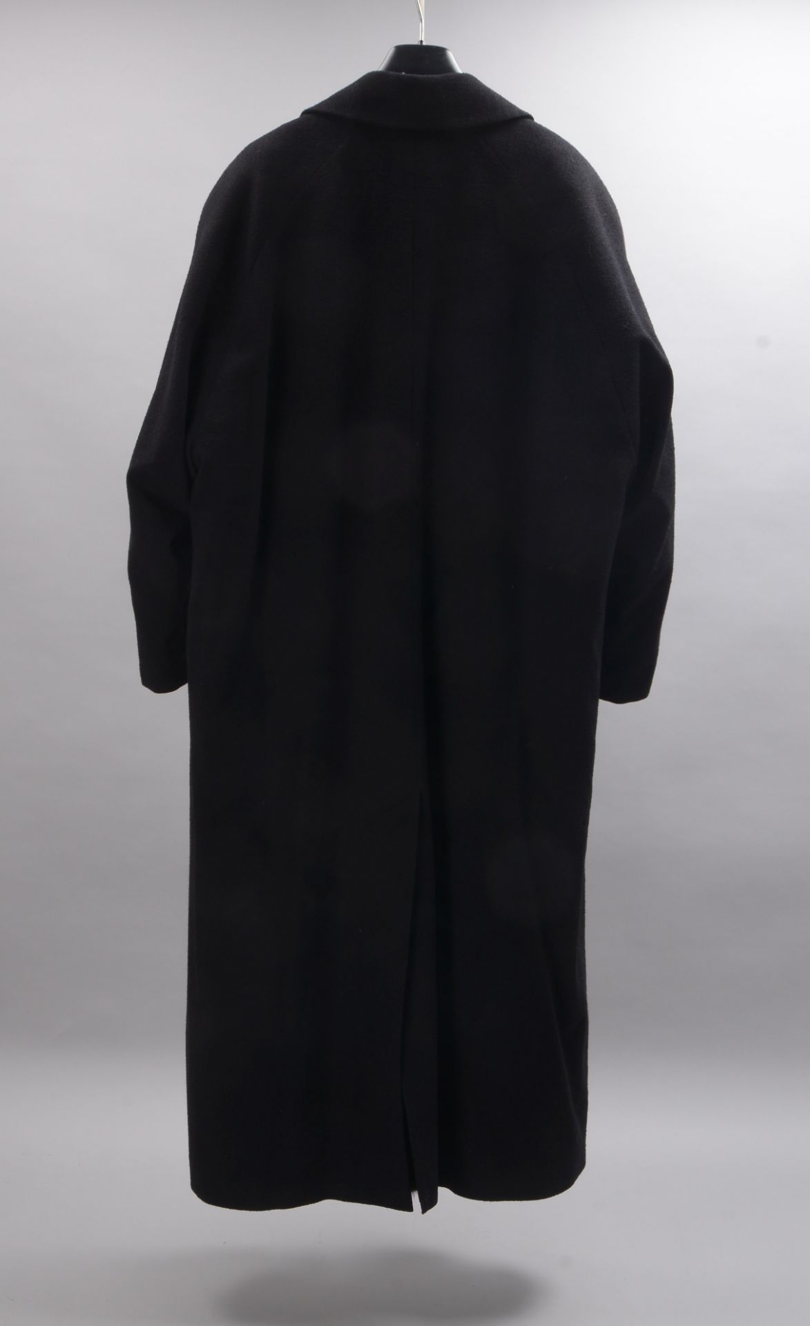 Exklusiver Damenmantel, Atelier Inka von Hagen, lange Form, mit ausknöpfbarem Darknerz, Mantel mit v - Bild 2 aus 2