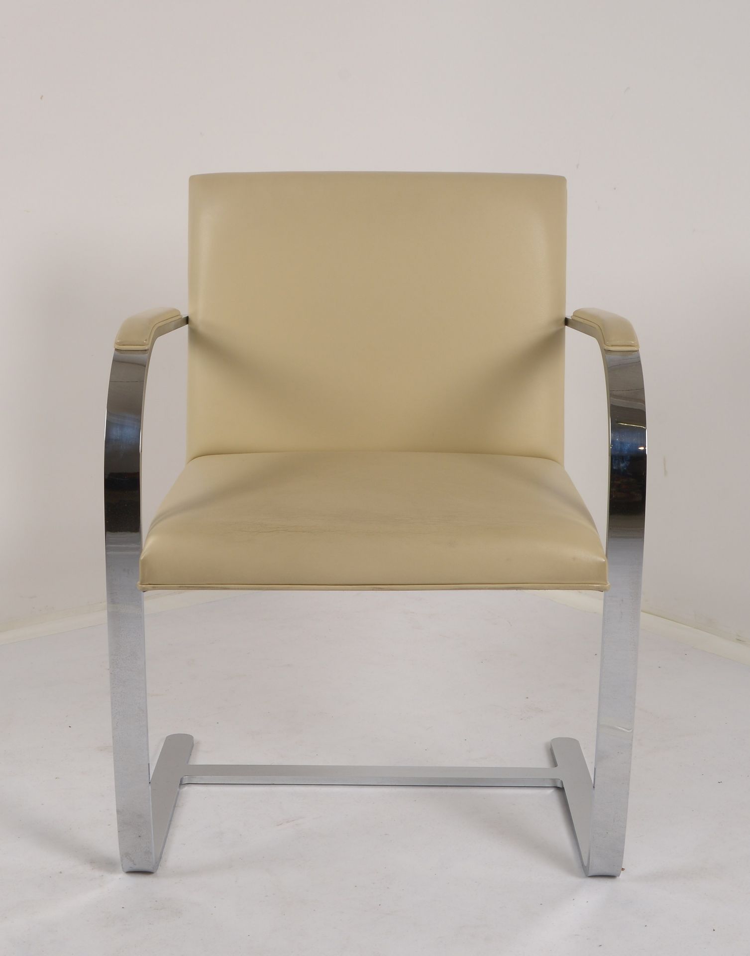 Knoll International, Freischwinger, Modell &#039;Brno&#039;, Gestell verchromter Flachstahl, Sitz un - Image 2 of 2