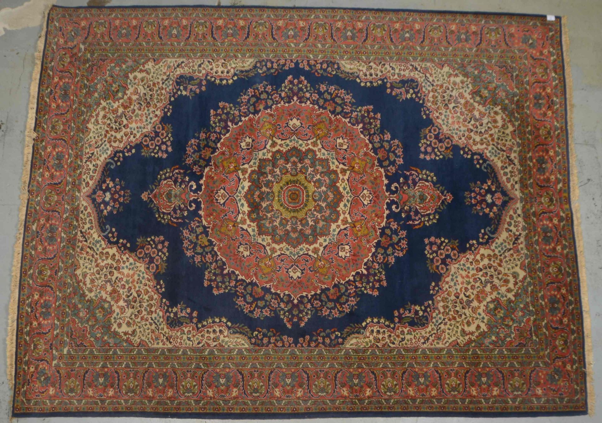 Ladik-Orientteppich, feste Knüpfung, gleichmäßiger Flor; Maße 328 x 254 cm (reinigungsbedürftig)