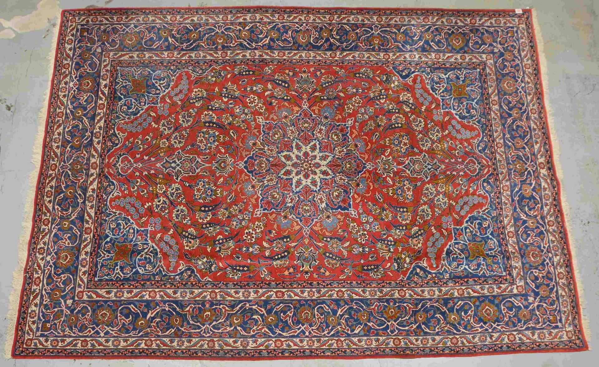 Isfahan, alt, feste Knüpfung, ringsum komplett; Maße 377 x 265 cm