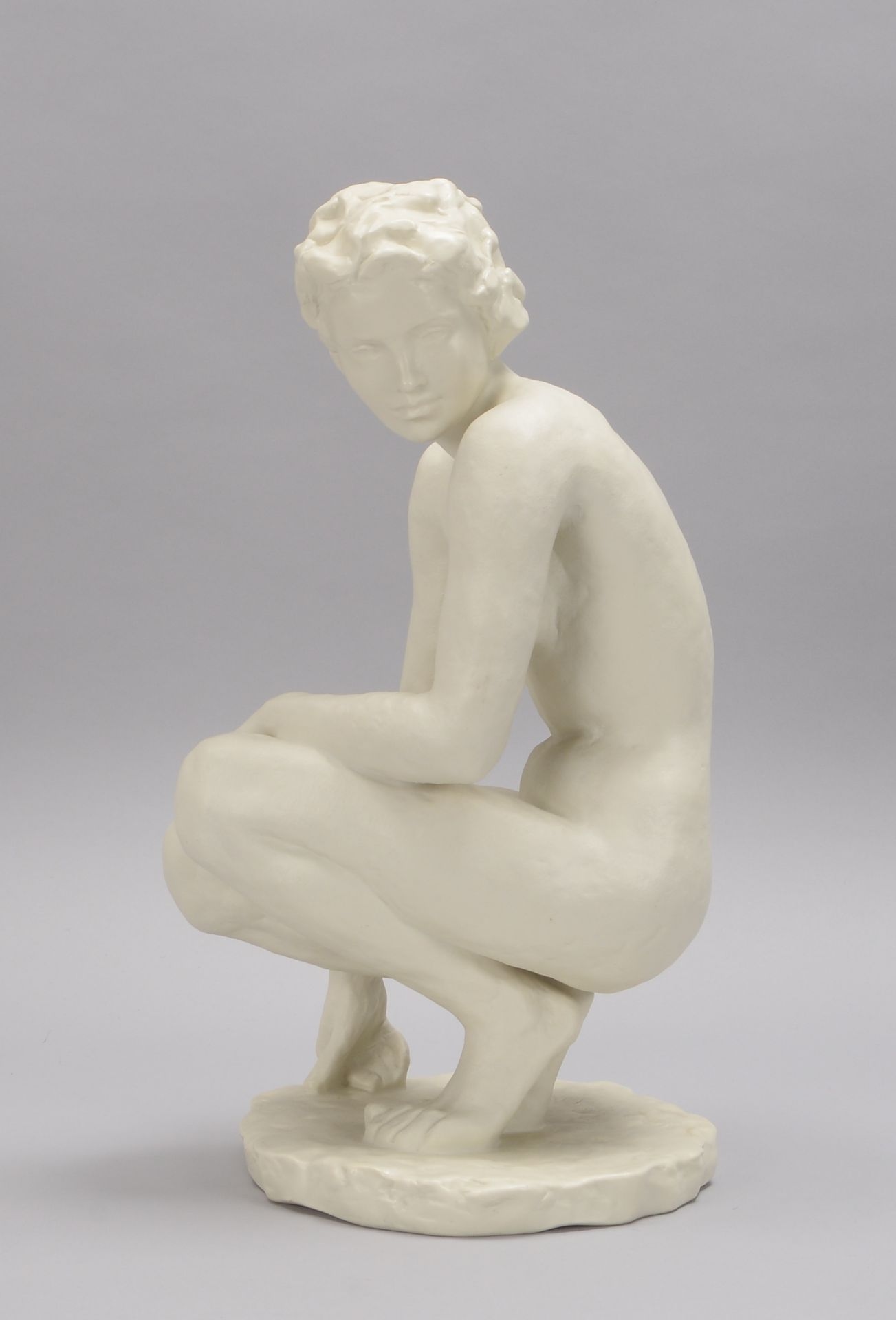 Rosenthal/Kunstabteilung Selb (Germany US-Zone, 1945 - 1949), Porzellanfigur, 'Hockender weiblicher  - Bild 2 aus 3