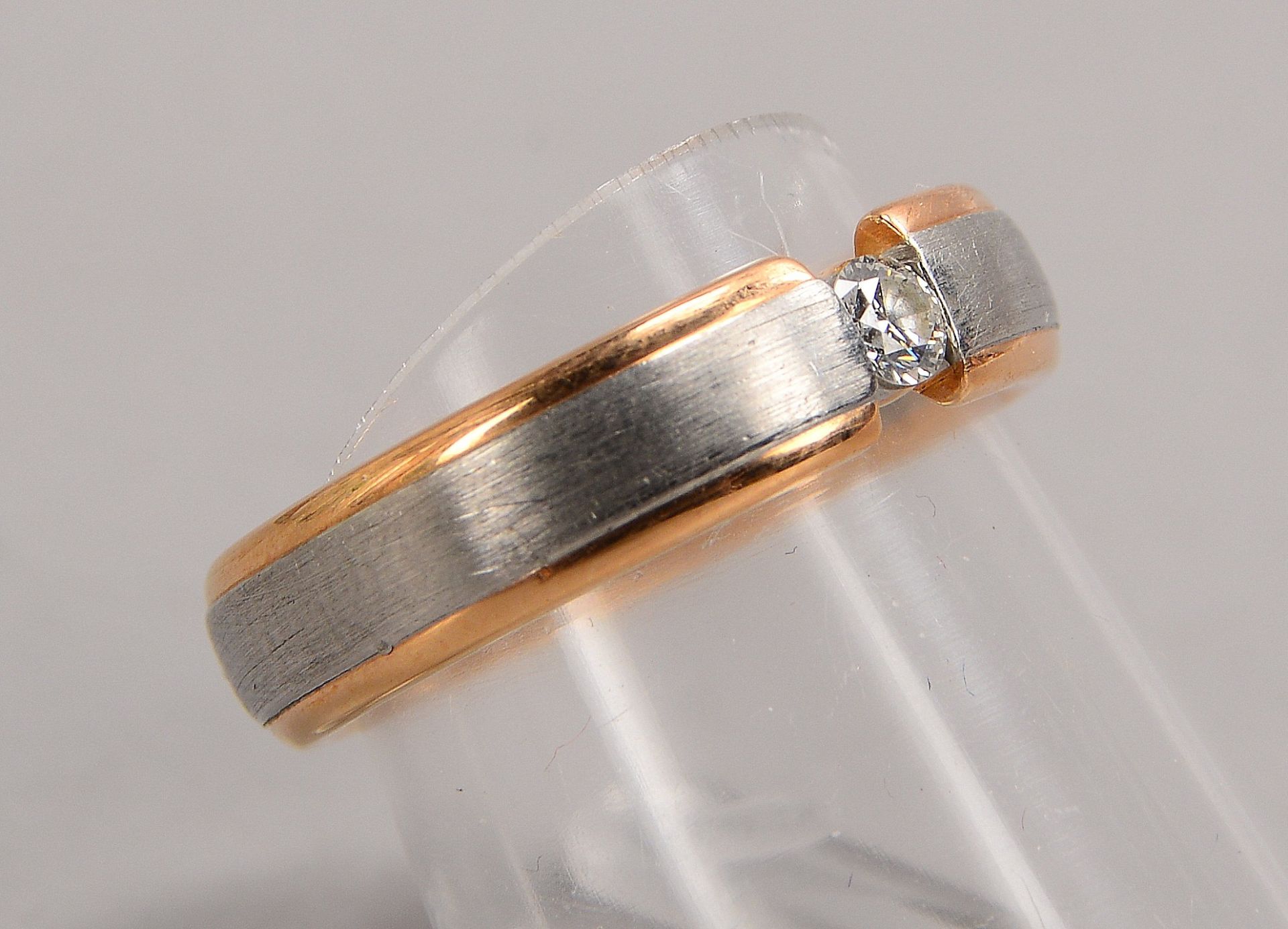 Ring (Goldschmiedeunikat - Juwelier Mahlberg), 750 Gold und Platin (gestempelt), mit breiter Ringsch - Bild 2 aus 2