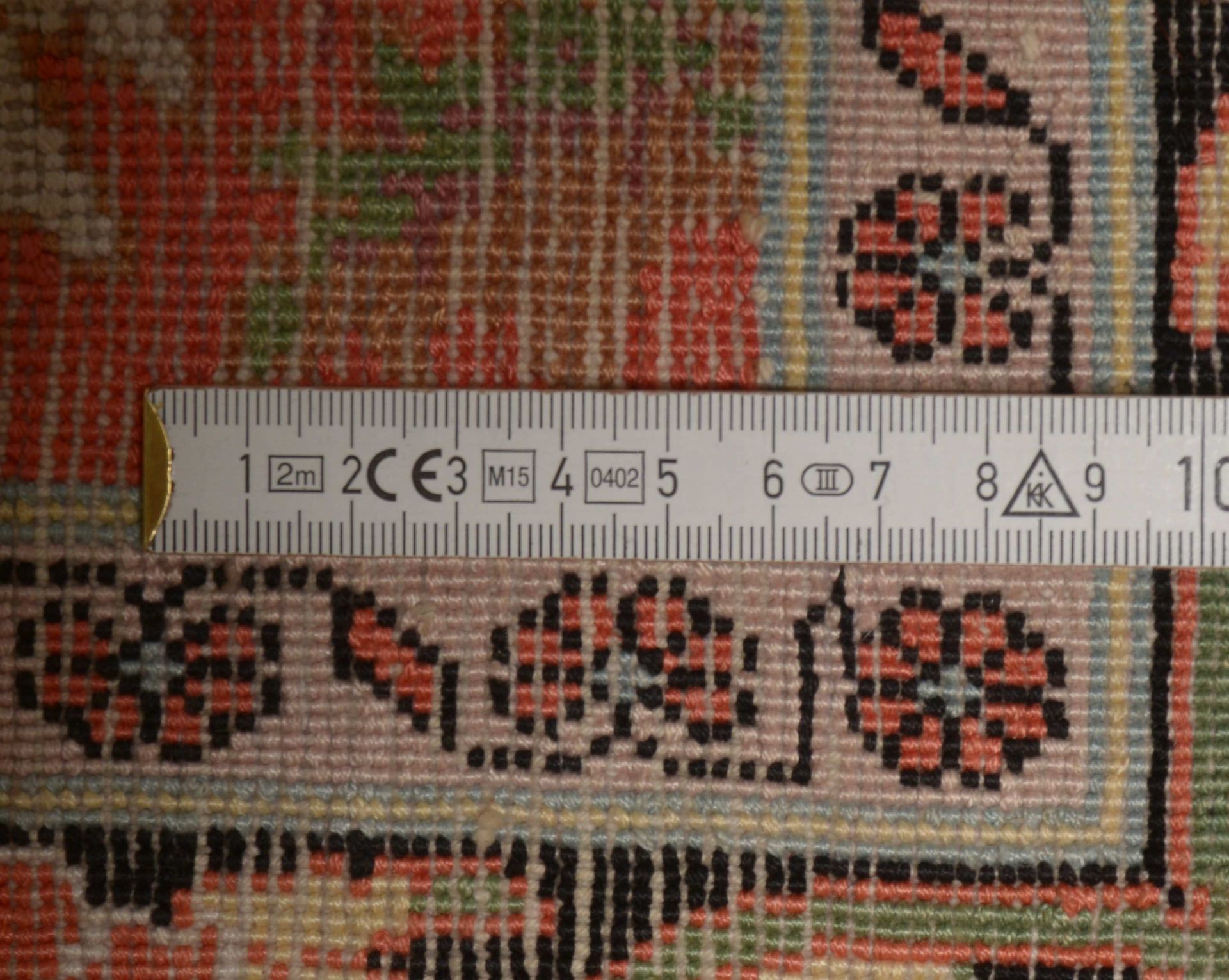 2 Kaschmir-Brücken, Seide, Flor in gutem Zustand; 1x Maße 122 x 79 cm, und 1x Maße 96 x 62 cm - Bild 2 aus 3