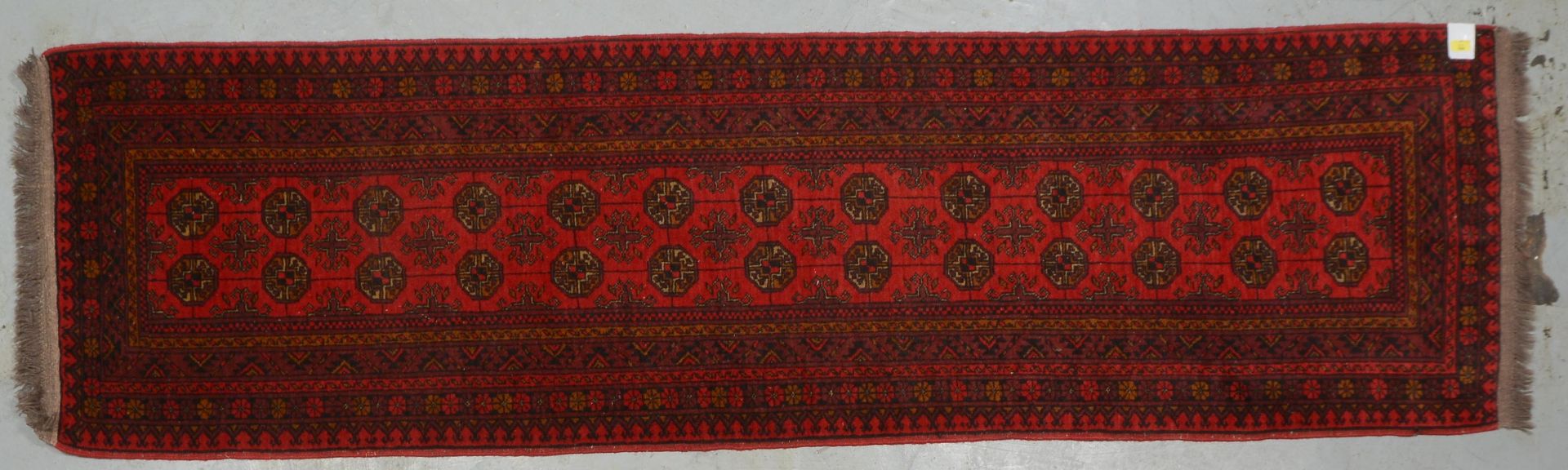 Turkmen-Galerie, Wolle auf Wolle, in gutem Zustand; Maße 285 x 81 cm (seitlich mit einzelnem kleinem