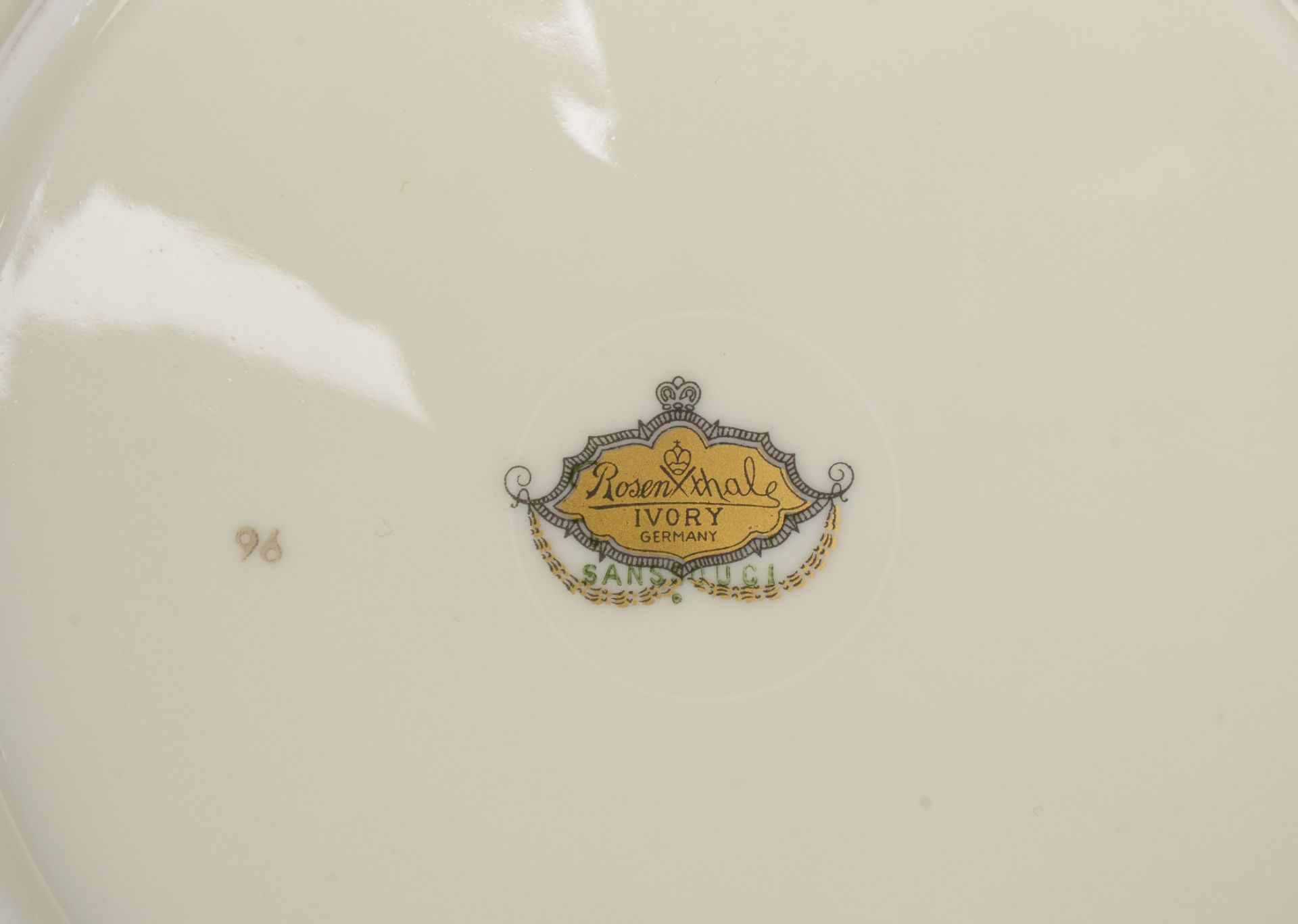 Rosenthal, Kaffeeservice, Form &#039;Sanssouci&#039;, mit Goldrand und Blumendekor auf elfenbeinfarb - Image 2 of 2