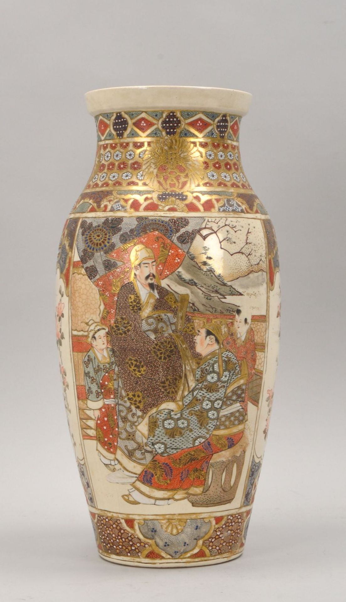 Bodenvase (Japan, um 1900/Meiji-Periode), Satsuma-Steinzeug, ovoide Laibung mit breitem leicht ausge - Image 3 of 3