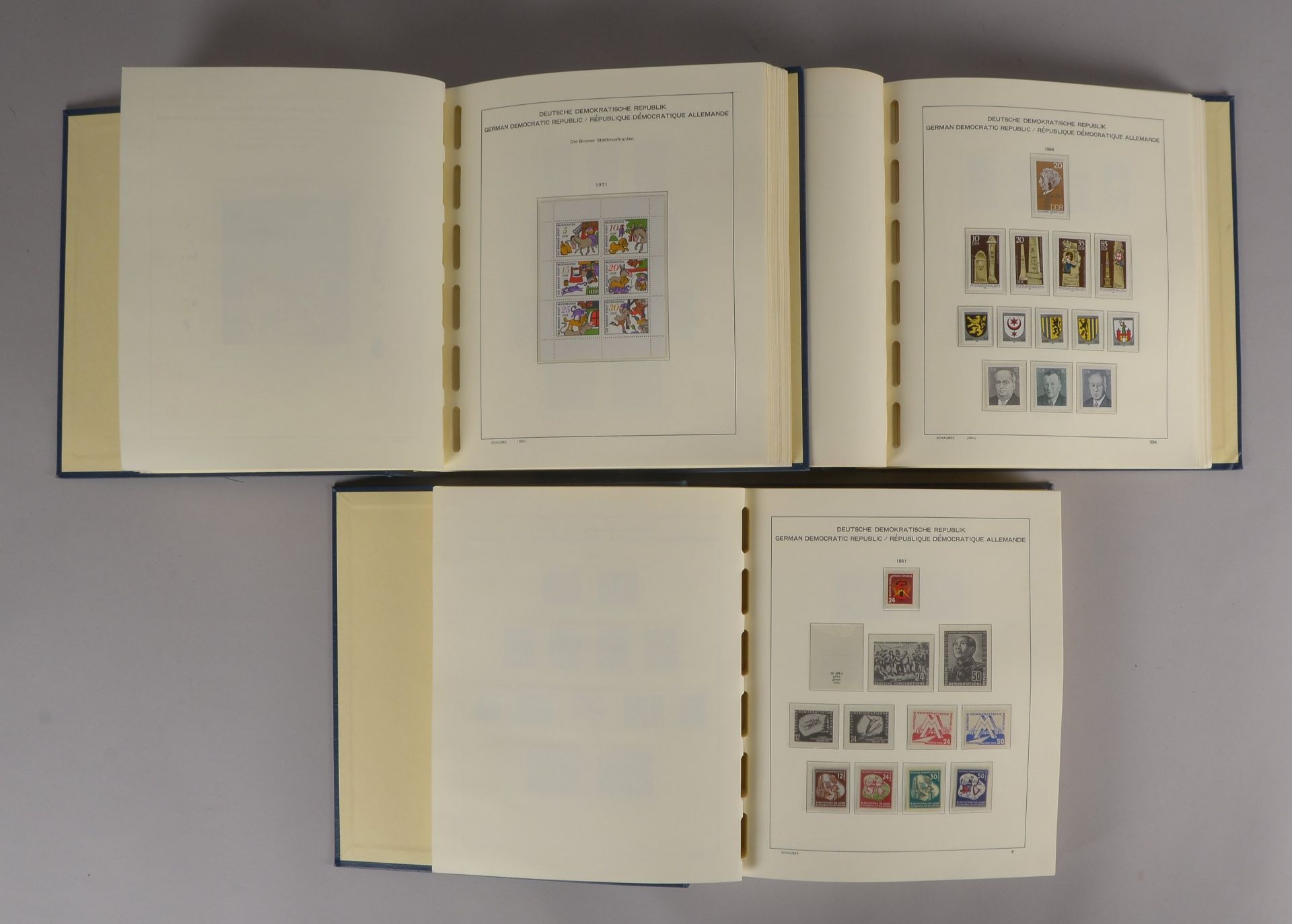 Briefmarken, 1949 - 1990: Sammlung &#039;DDR&#039;, xx, in 3x Falzlos-Alben gesammelt (Michel-Wert c - Image 3 of 3