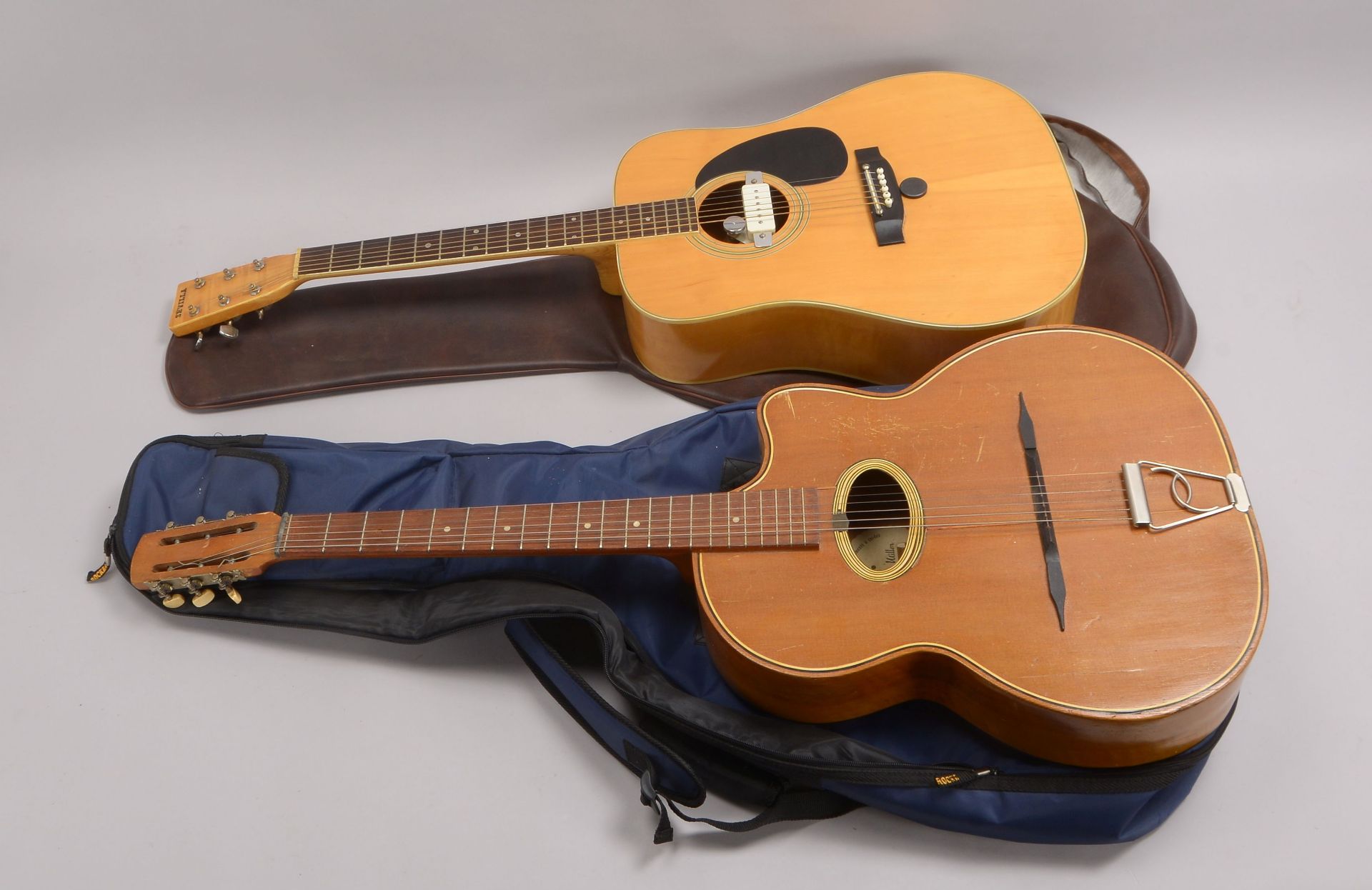 2 Gitarren, &#039;Sevilla&#039; und &#039;Henri Miller&#039;; L&auml;nge 103 cm (mit Gebrauchsspuren - Image 2 of 2