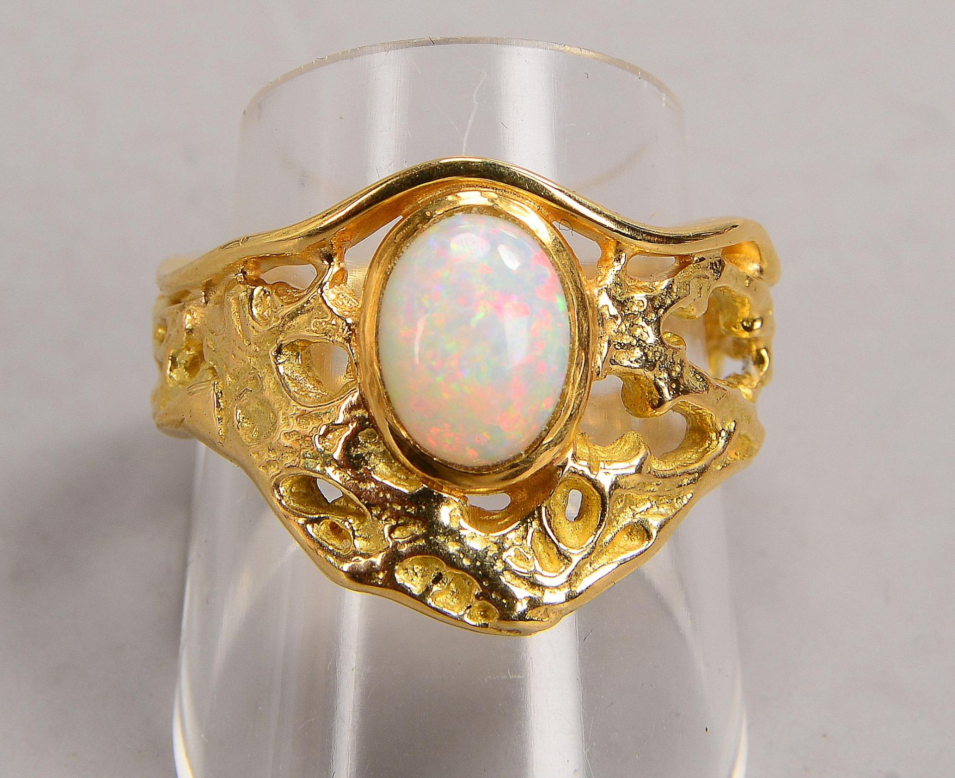 Ring (Goldschmiedeanfertigung), 750 GG (gestempelt), besetzt mit einzelnem Opal, Stein im Cabochonsc - Bild 2 aus 2