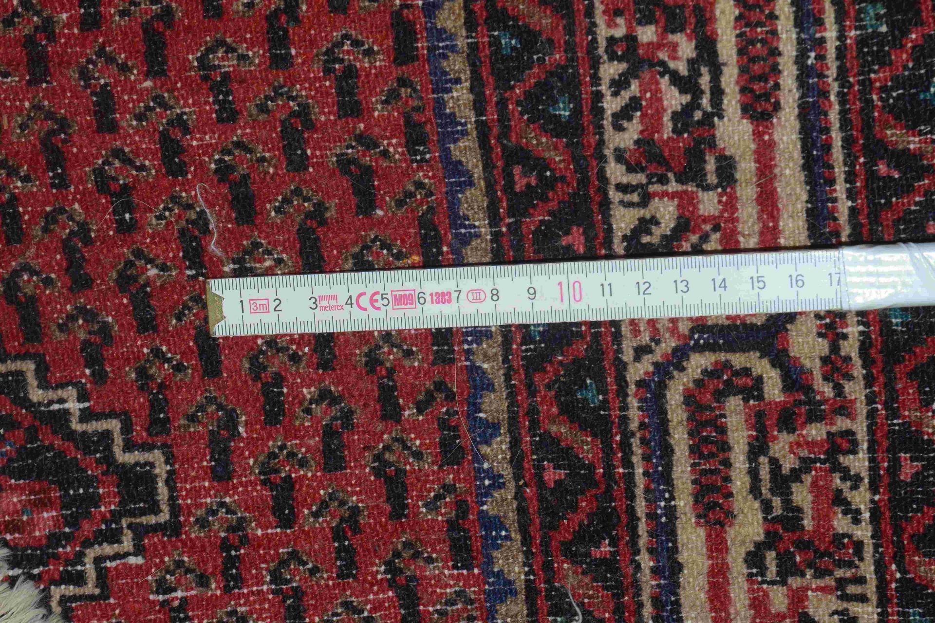 2 Orientbrücken/davon 1x Serabend, jeweils feste Knüpfung, gleichmäßiger Flor; 1x Maße 95 x 67 cm, u - Bild 2 aus 3