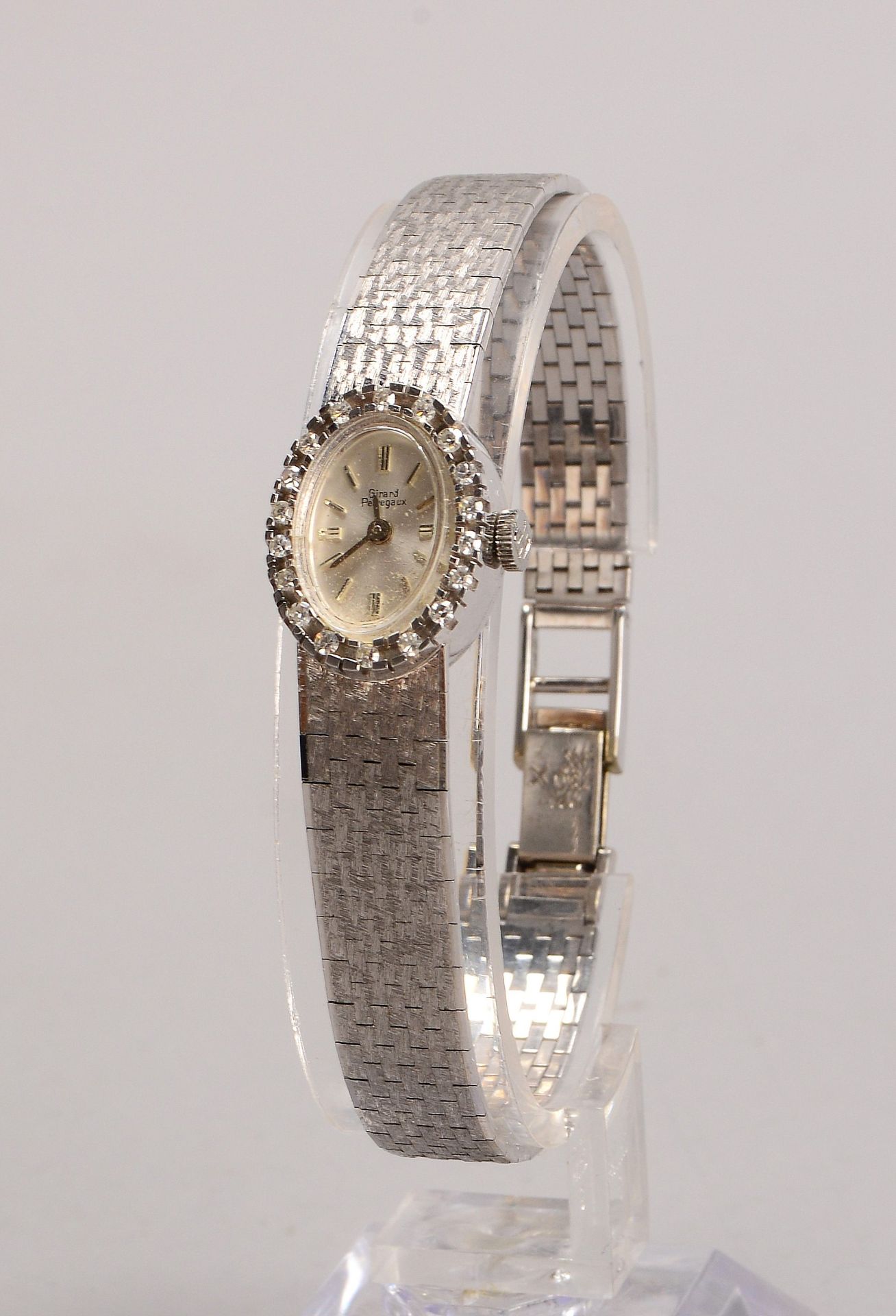 Damenarmbanduhr, Girard Perregeaux, 750 WG-Gehäuse und Armband (gestempelt), Handaufzug, mit Diamant - Bild 2 aus 3