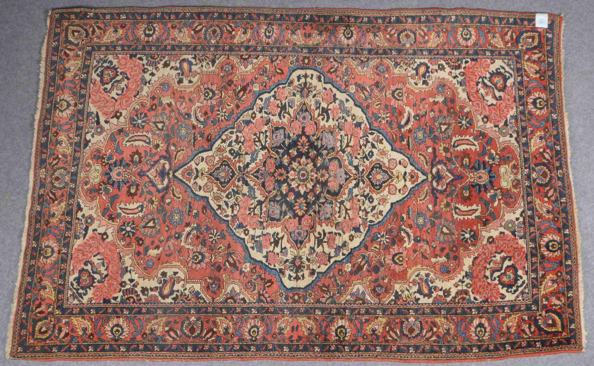 Bakhtiari, feste Knüpfung, gleichmäßiger Flor - in gutem Zustand; Maße 212 x 141 cm (Shirazi mit Geb