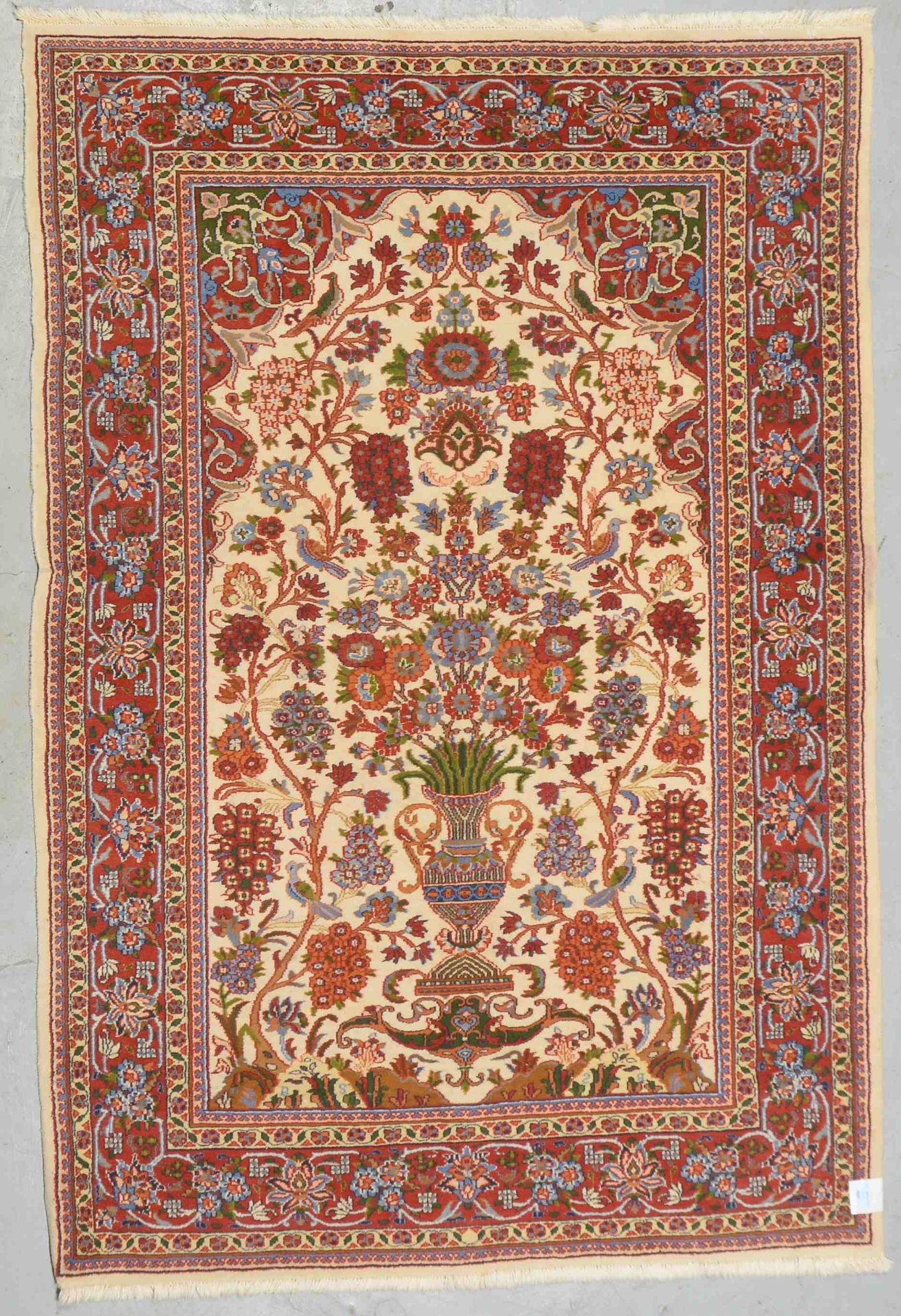 Orientteppich (Pakistan/Indien), feine Knüpfung, hellgrundig, Flor in gutem Zustand; Maße 186 x 127 