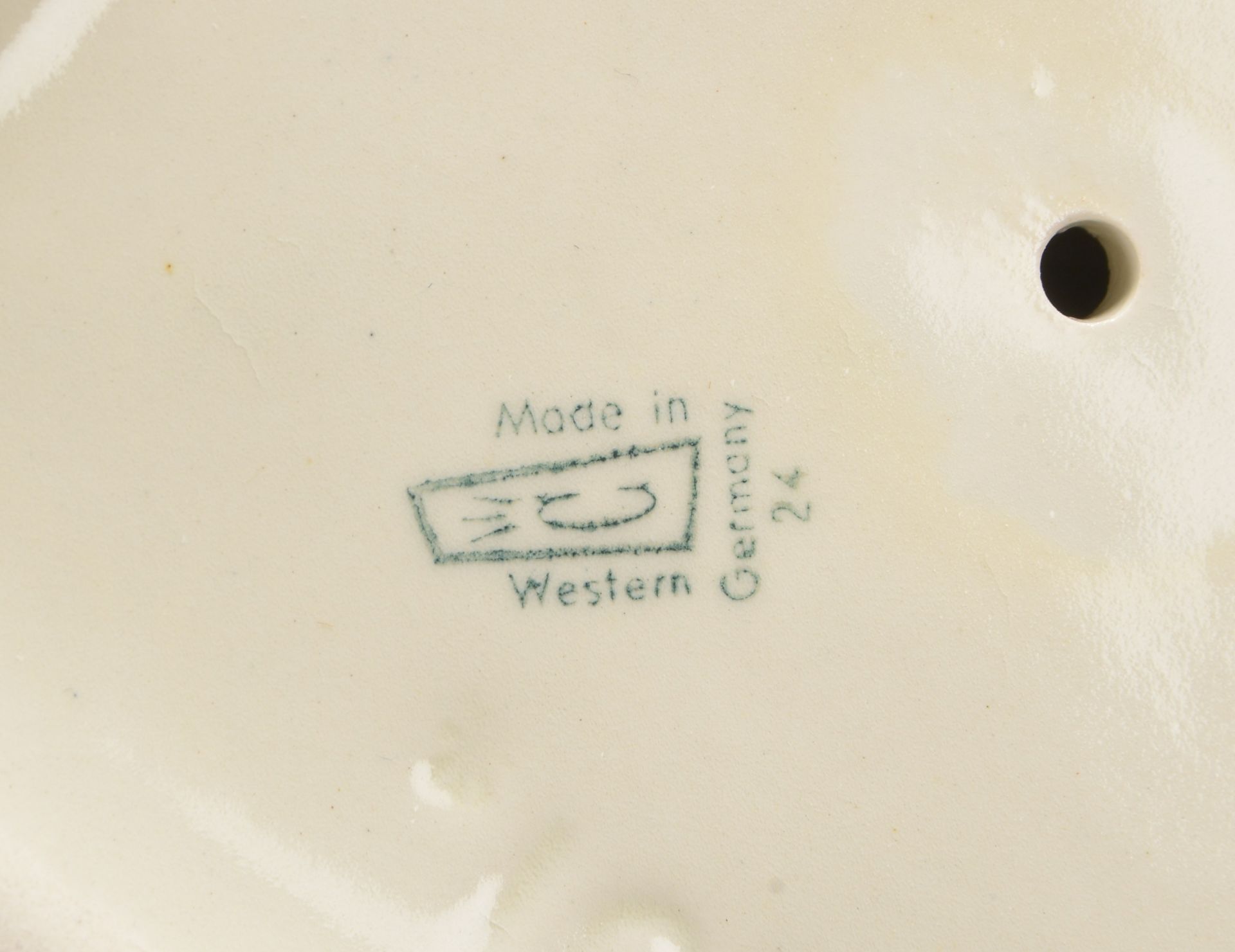 Cortendorf, Keramikfigur, &#039;Adler mit ausgebreiteten Schwingen&#039;, Modellnr. &#039;2101&#039; - Image 2 of 2