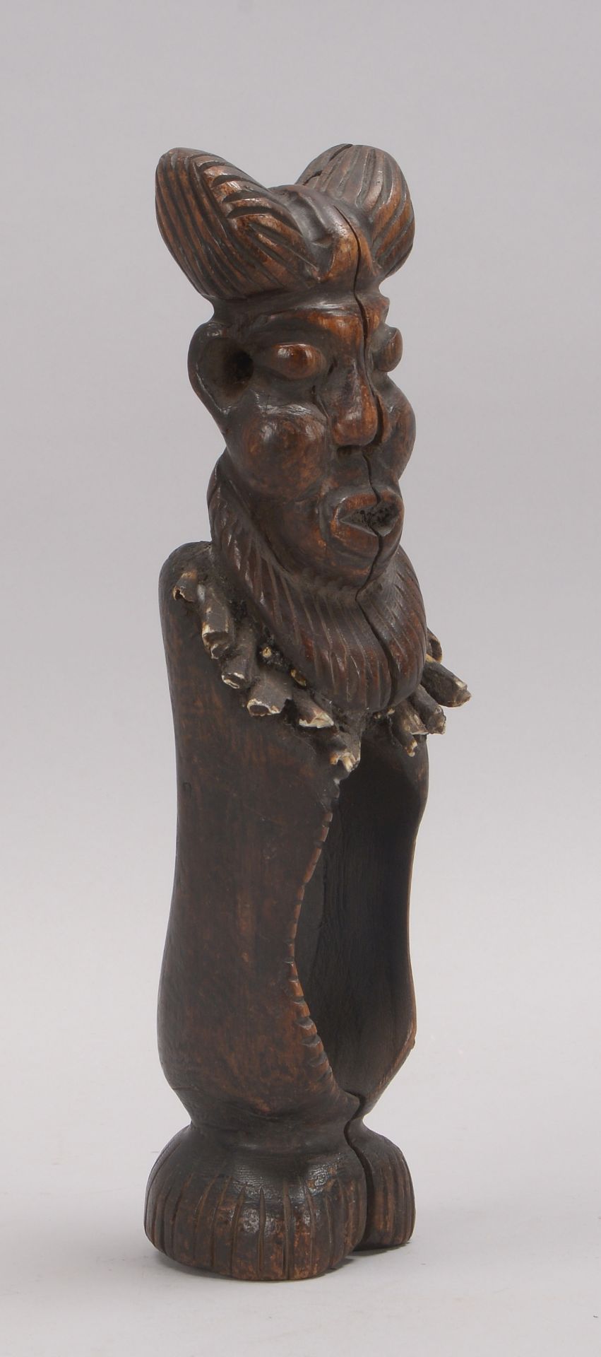 Fig&uuml;rliche Holzskulptur (Afrika), &#039;Frauenfigur&#039;, handgeschnitzt, mit Halsschmuck aus - Image 2 of 2