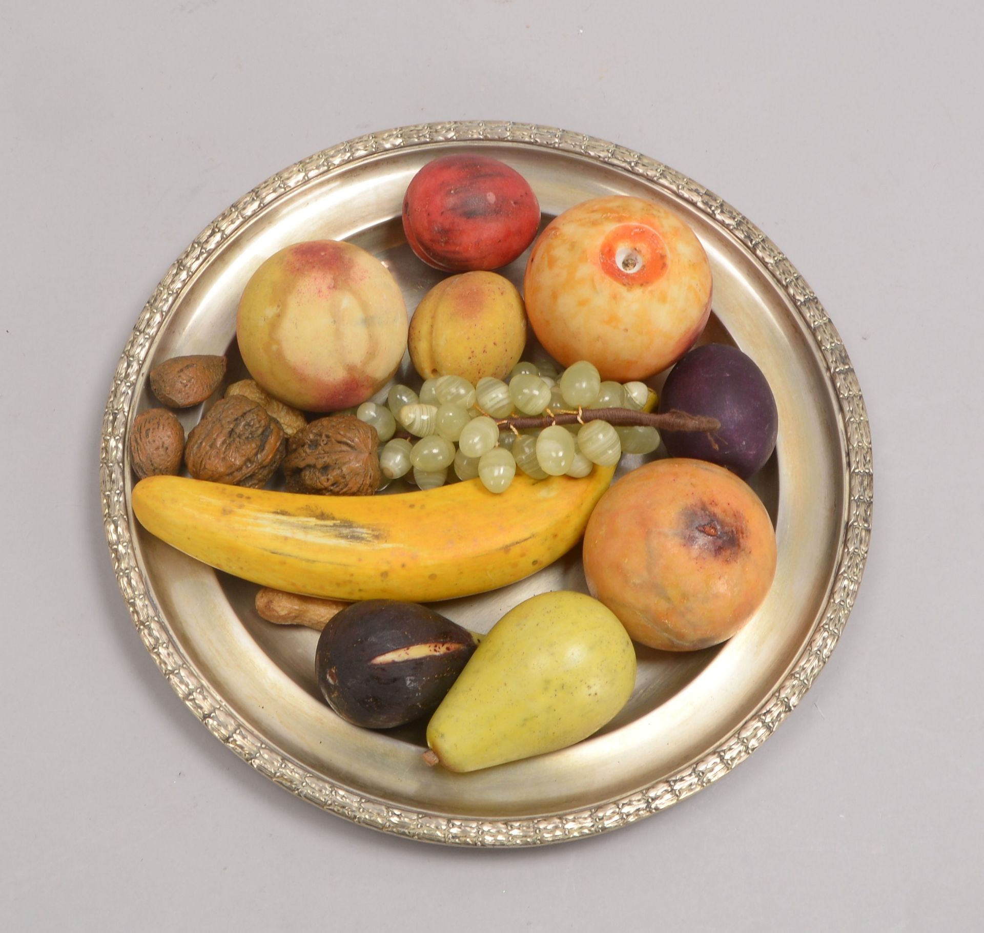 Dekorativer Tischschmuck, &#039;Zierteller mit Obst&#039;: &#039;Obst&#039; Glas und Edelstein (&#03 - Image 2 of 2