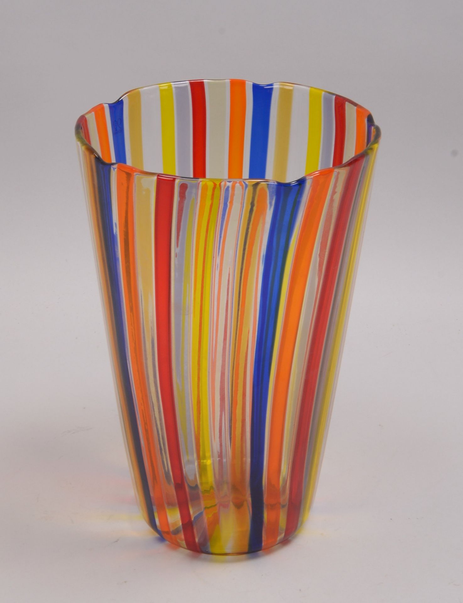 Venini, Designer-Vase, 'Vaso a canne', Modellnr. '00521', farbloses Glas mit vertikal eingeschmolzen - Bild 2 aus 2