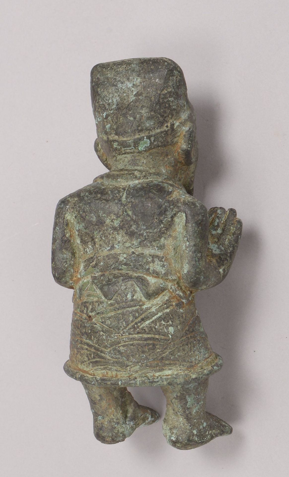 Bronzeskulptur (Benin/Mali), &#039;H&auml;upftling&#039; (in stehender Haltung dargestellt), Figur m - Image 2 of 2