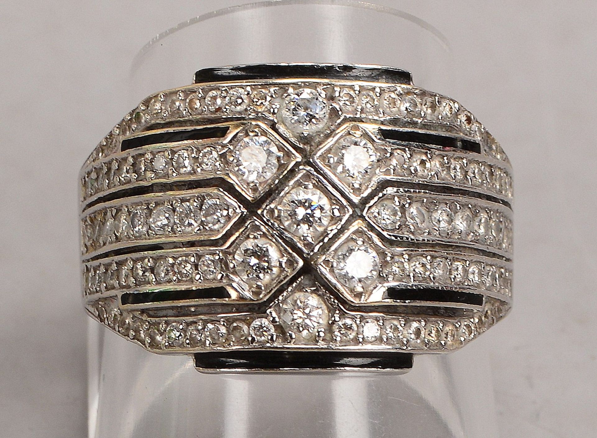 Ring (im Art déco-Stil), 750 WG (gestempelt), mit vielfachem Diamantbesatz/zusammen ca. 1,10 ct, Ste - Bild 2 aus 2