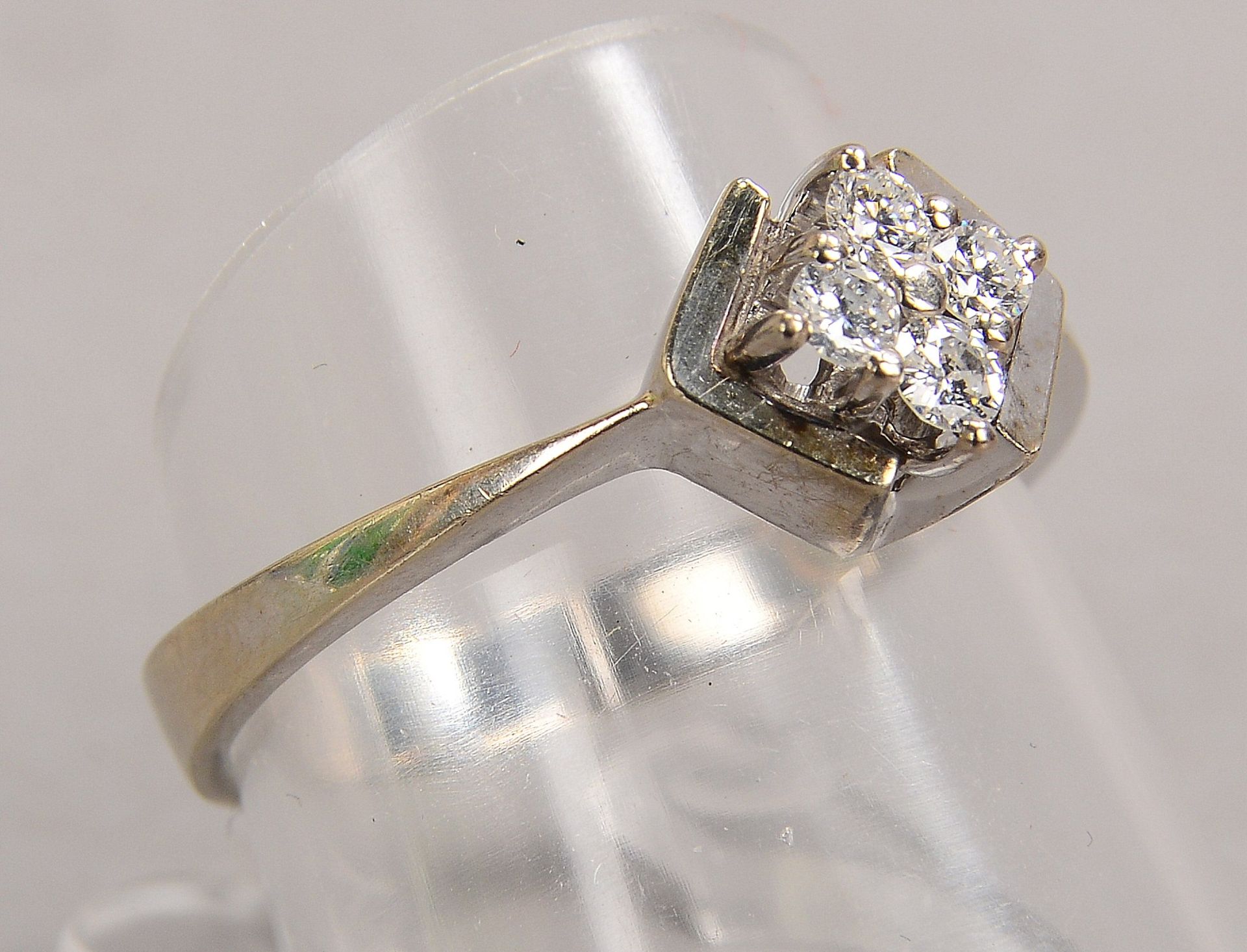 Ring, 585 WG (gestempelt), mit 4-fachem Brillantbesatz/zusammen ca. 0,16 ct; RG 57, Gewicht 3,50 g - Bild 2 aus 2