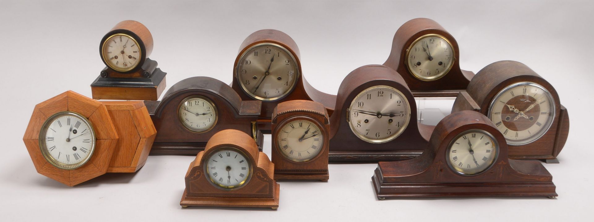 Konvolut Buffetuhren, verschiedene Hersteller und Ausführungen, 10 Stück - Uhren nicht auf Vollständ
