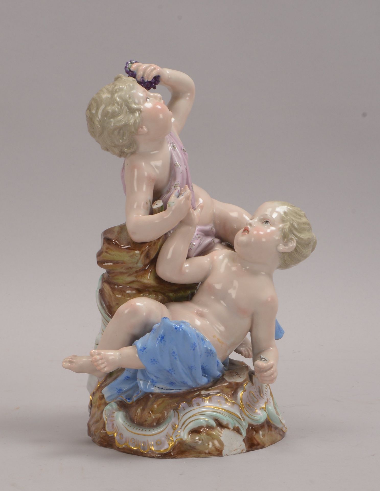 Meissen (Schwertermarke/Knaufzeit, 1814-1860), Porzellan-Figurengruppe, 'Allegorie der Jahreszeiten' - Bild 2 aus 3