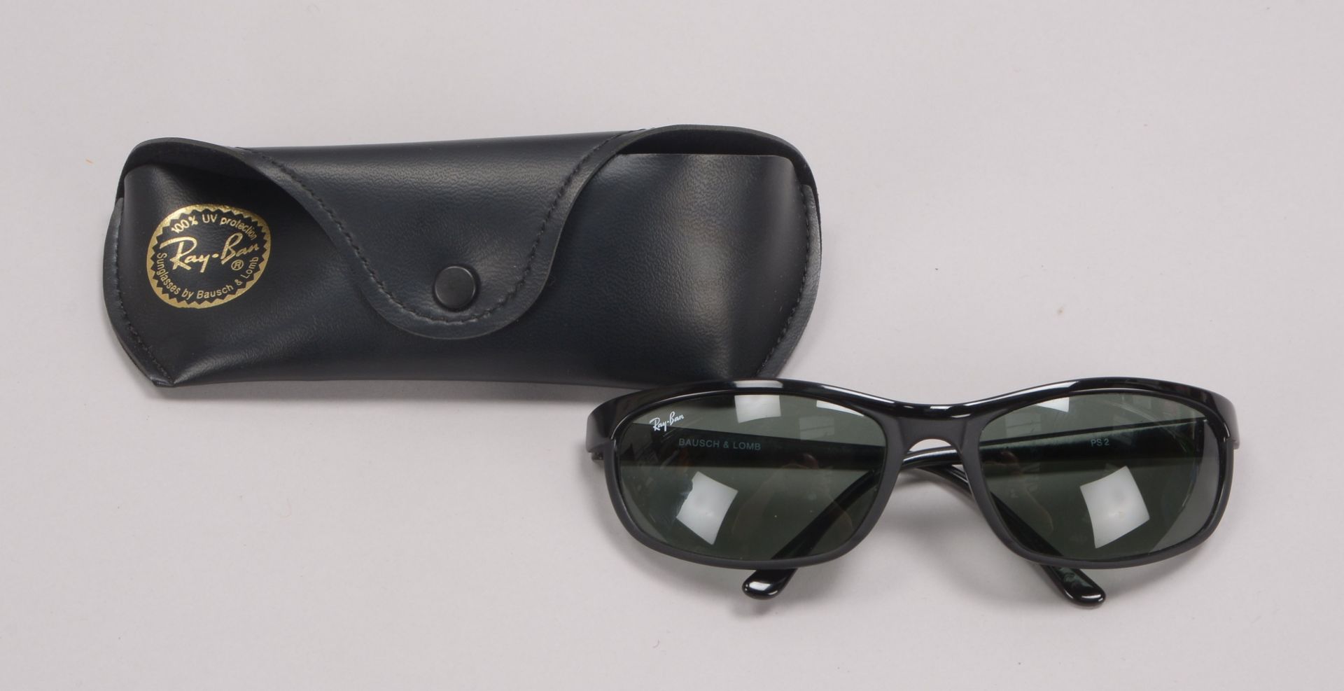 Ray Ban, Designer-Sonnenbrille, im Etui - in gepflegtem Zustand; Rahmenbreite 15 cm  - Bild 3 aus 3