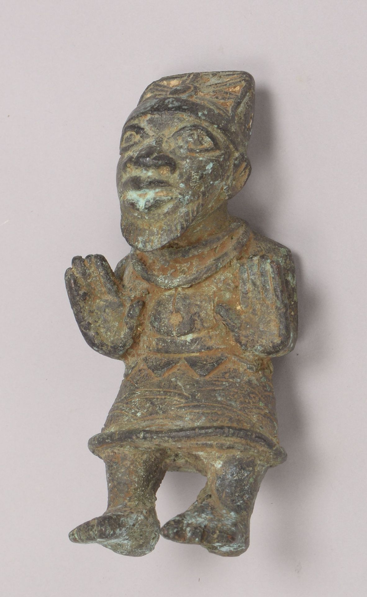 Bronzeskulptur (Benin/Mali), &#039;H&auml;upftling&#039; (in stehender Haltung dargestellt), Figur m