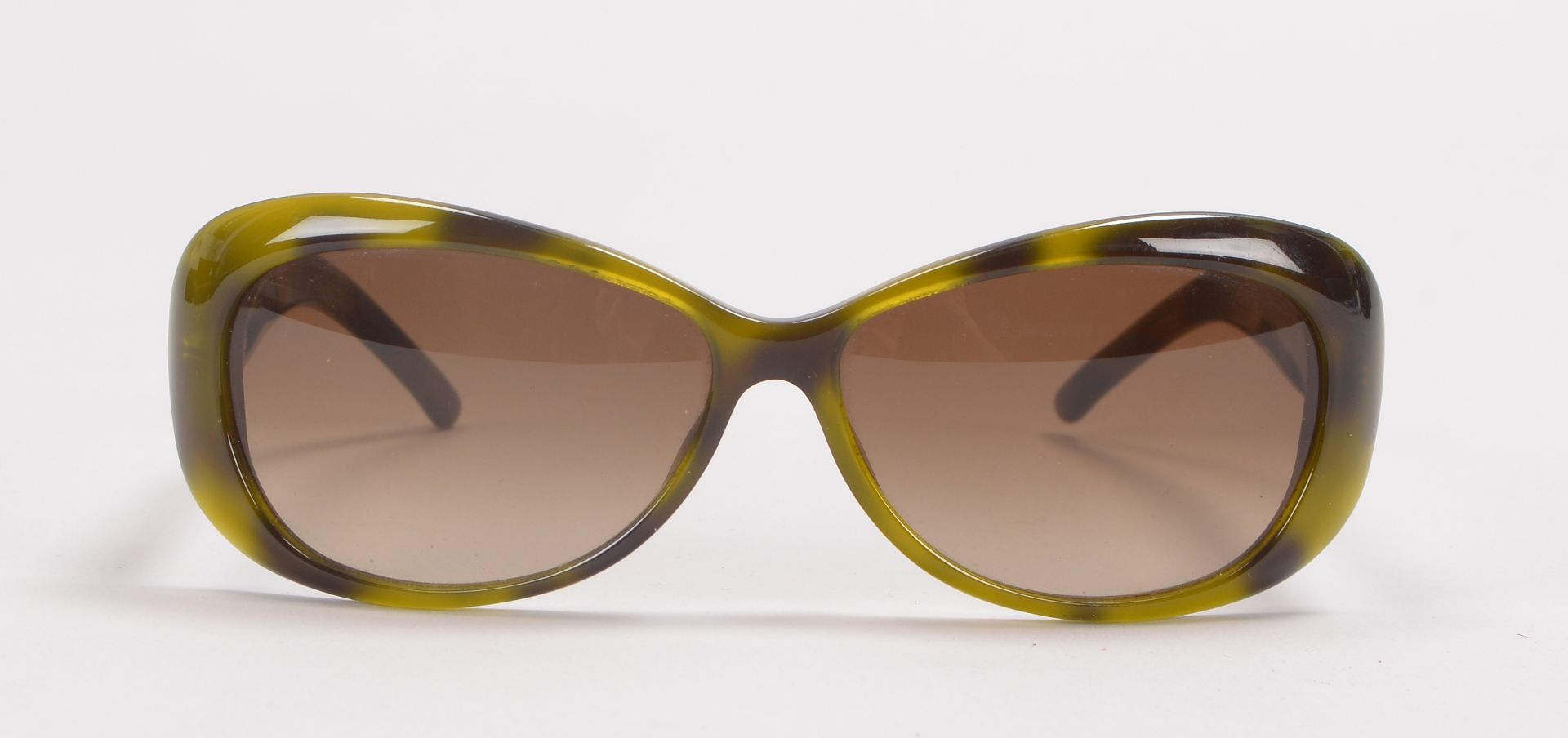 Gucci/Italien, Designer-Sonnenbrille, im Etui - in gepflegtem Zustand; Rahmenbreite 13,5 cm